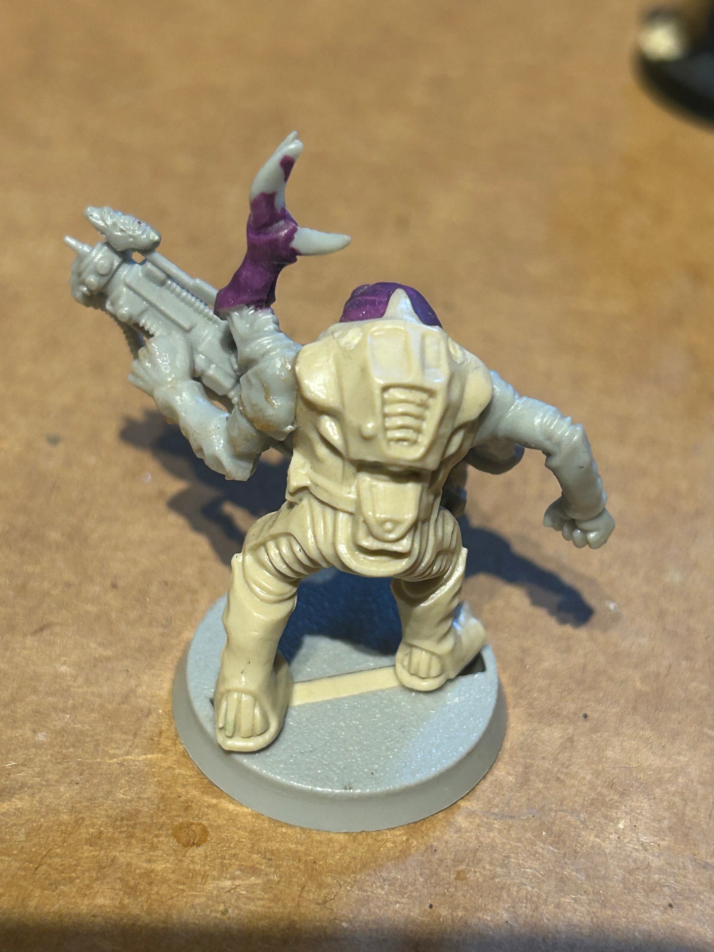 Warhammer 40k/ Rogue Trader Genestealer hybrid with heavy weapon plastic from space hulk expansion