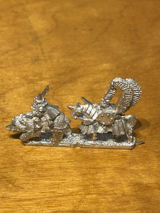 Warmaster 10mm - Kislev - Kislev Lord on bear and Lord on horse - Metal OOP