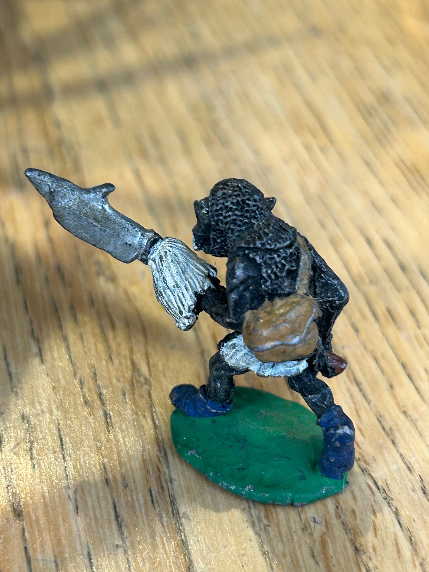 Citadel - Pre Slotta - Warhammer - C16 Orc Warrior - with polearm 1984