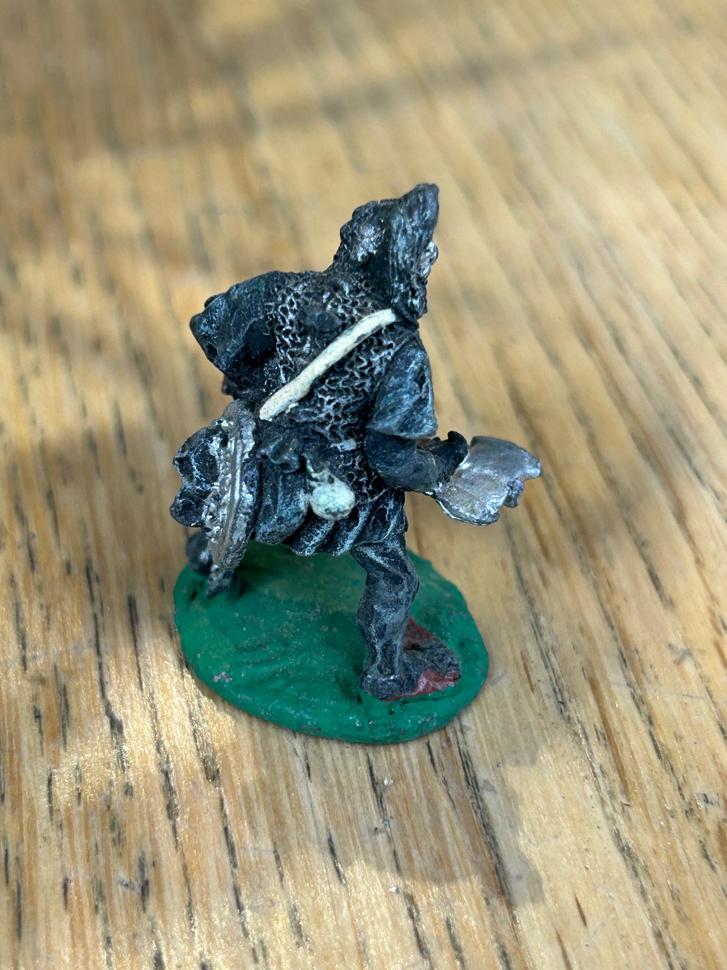 Citadel - Pre Slotta - Warhammer - C15 armoured Orc bodyguard - with large axe 1984