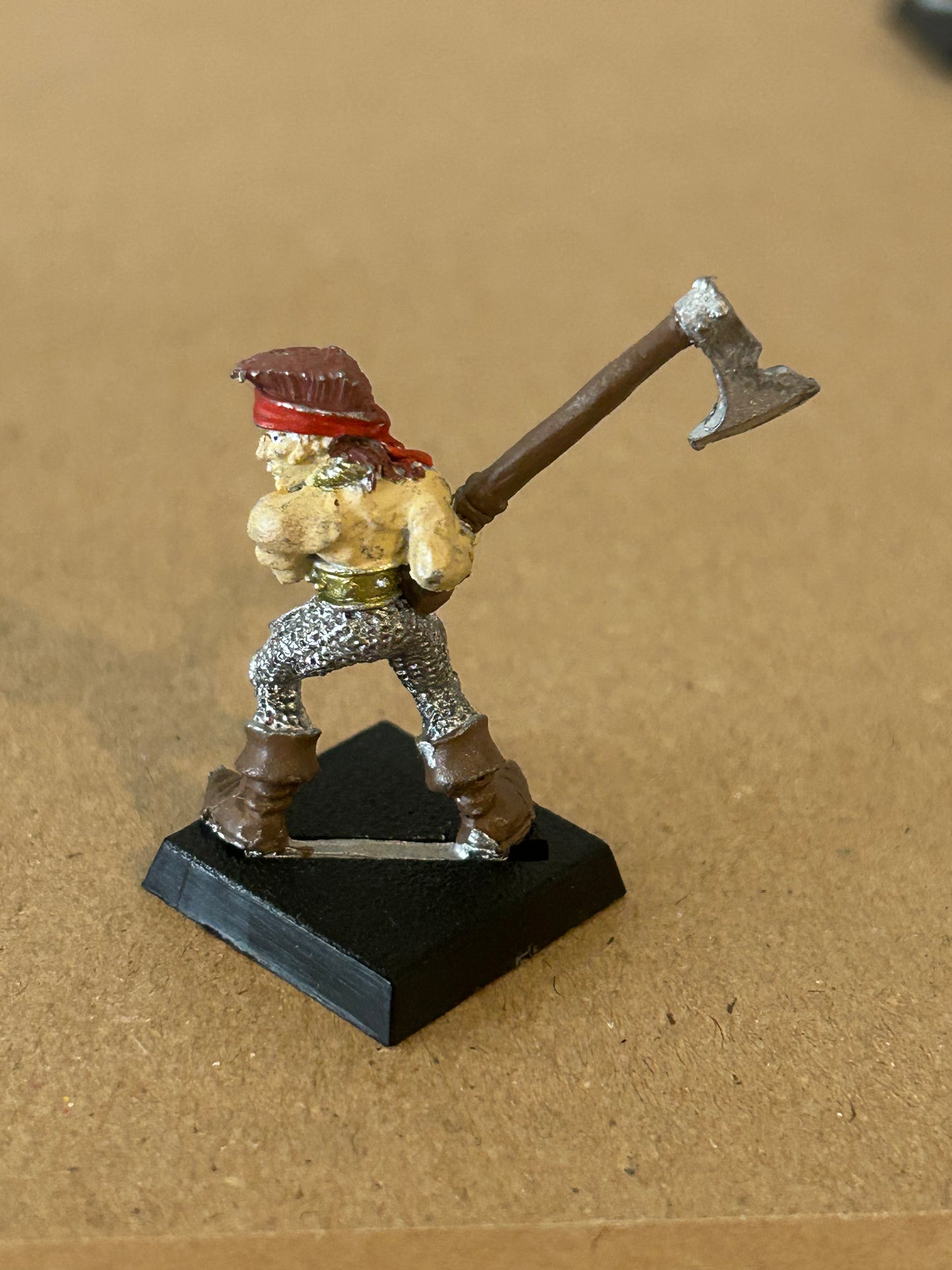 Warhammer Fantasy old world wood elf wardancer with double handed axe