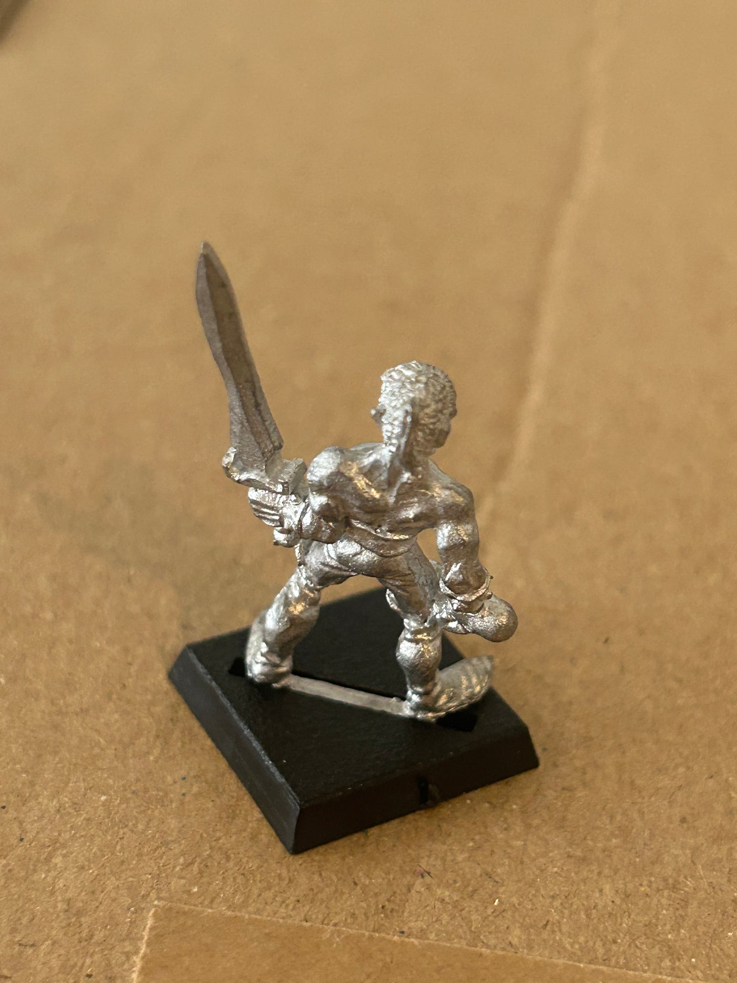 Warhammer Fantasy old world wood elf wardancer with sword