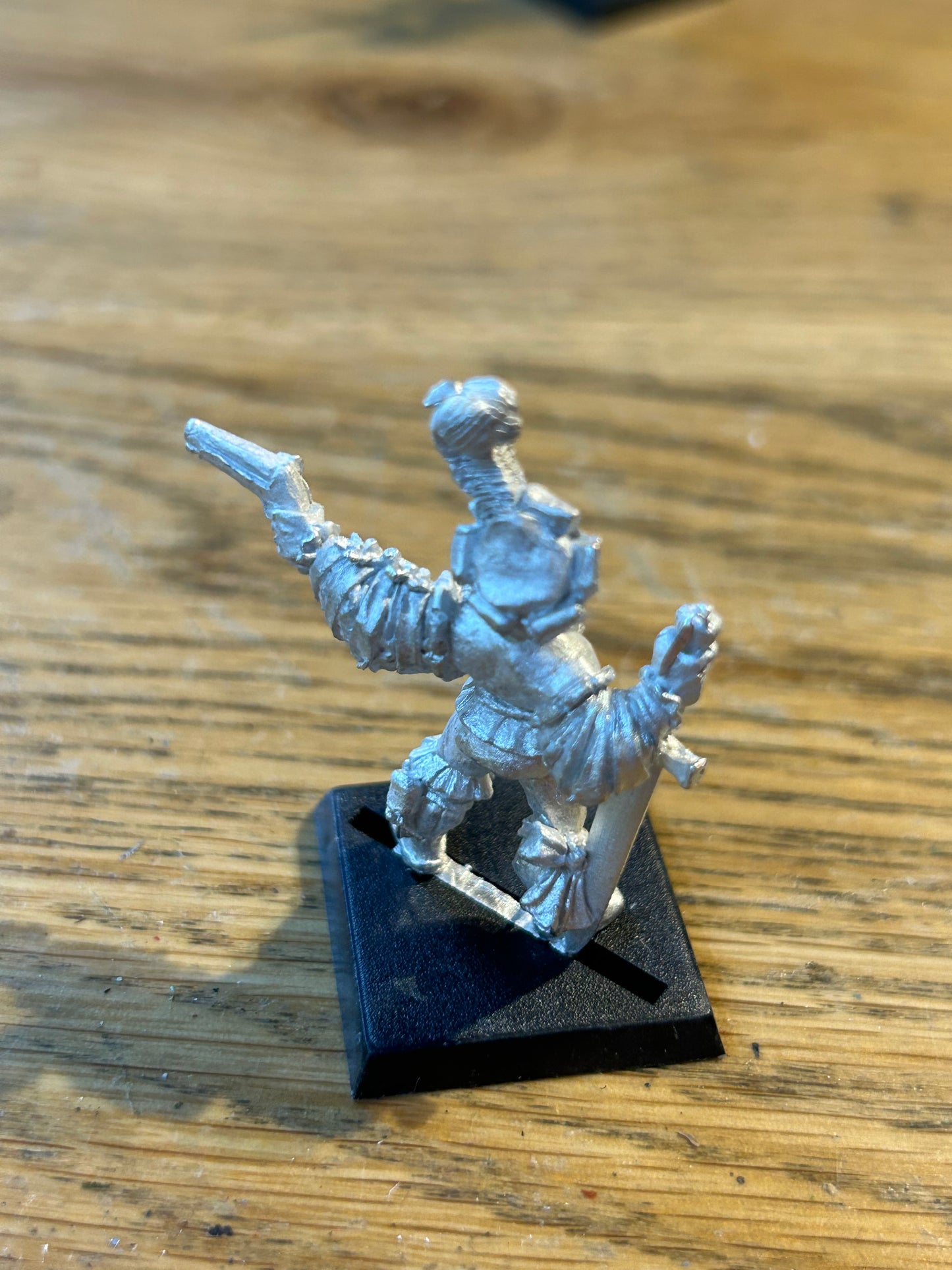 CITADEL WARHAMMER OOP EMPIRE CAPTAIN HERO with pistol Oldhammer metal