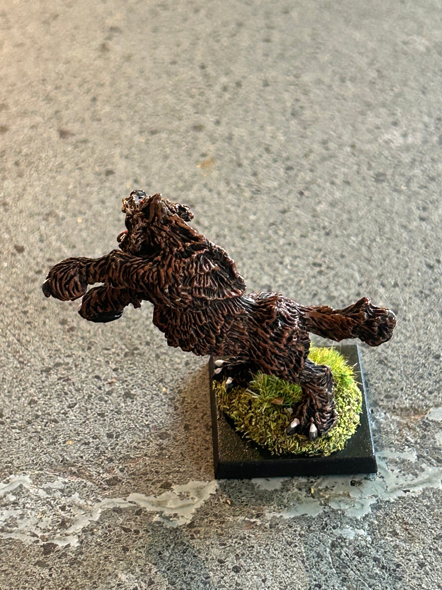 EM4 ELFSERA
Dire Wolf Miniature