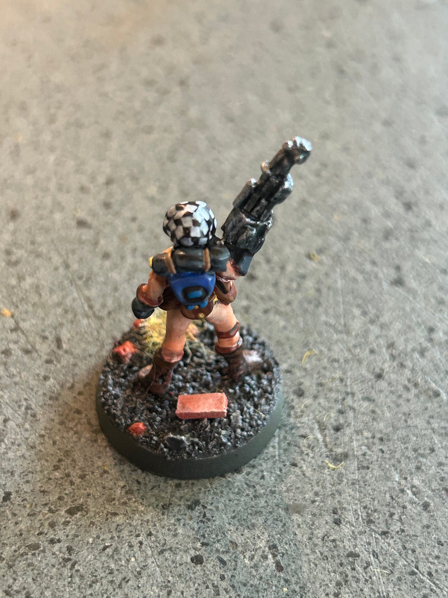 FUTURE SKIRMISH
Chequer Gang Hooded Ganger with Auto Shotgun