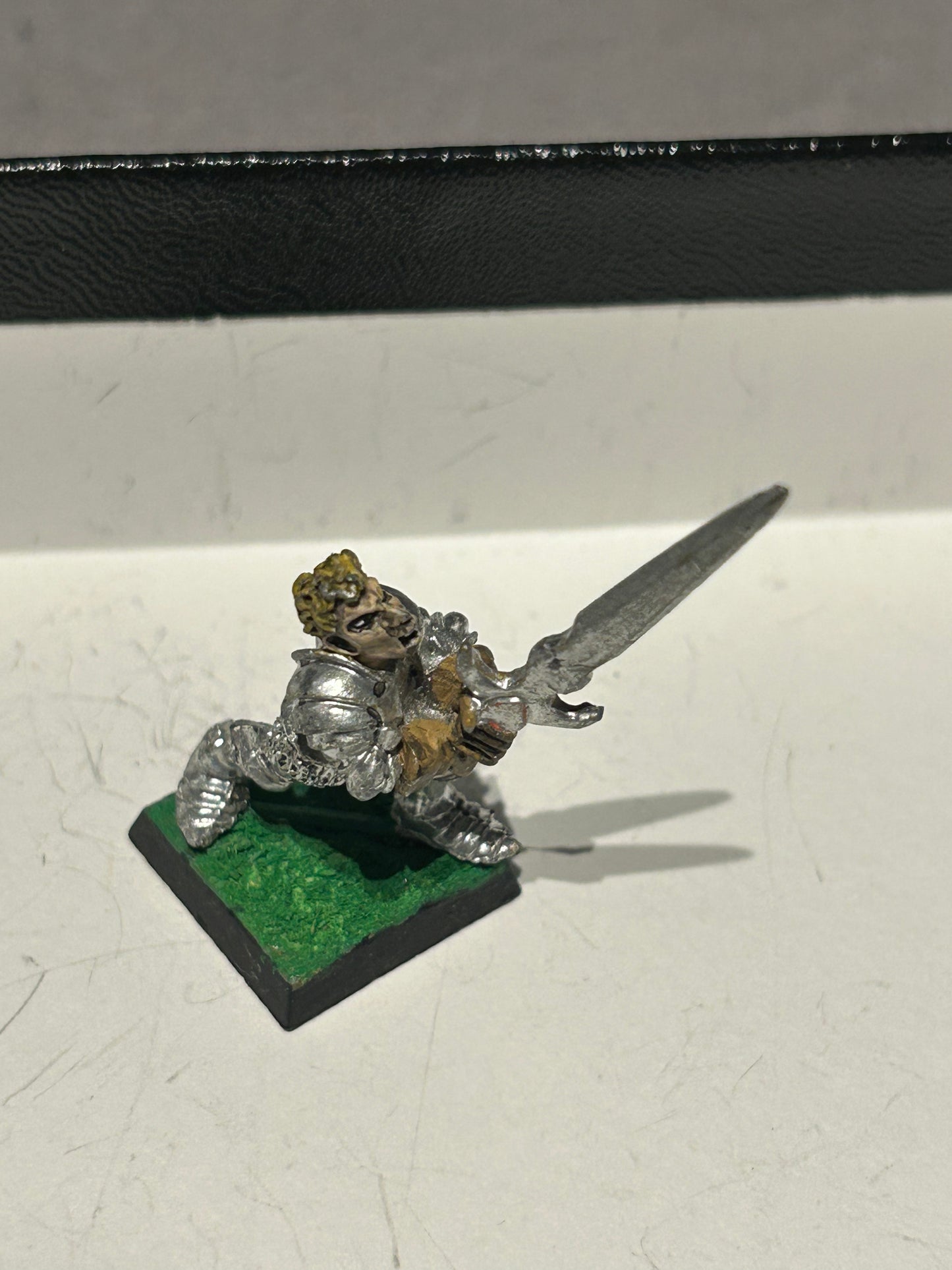 F5 Paladin Fighter Le Marquis de Sword Knight F5 Warhammer fantasy empire or bretonnian