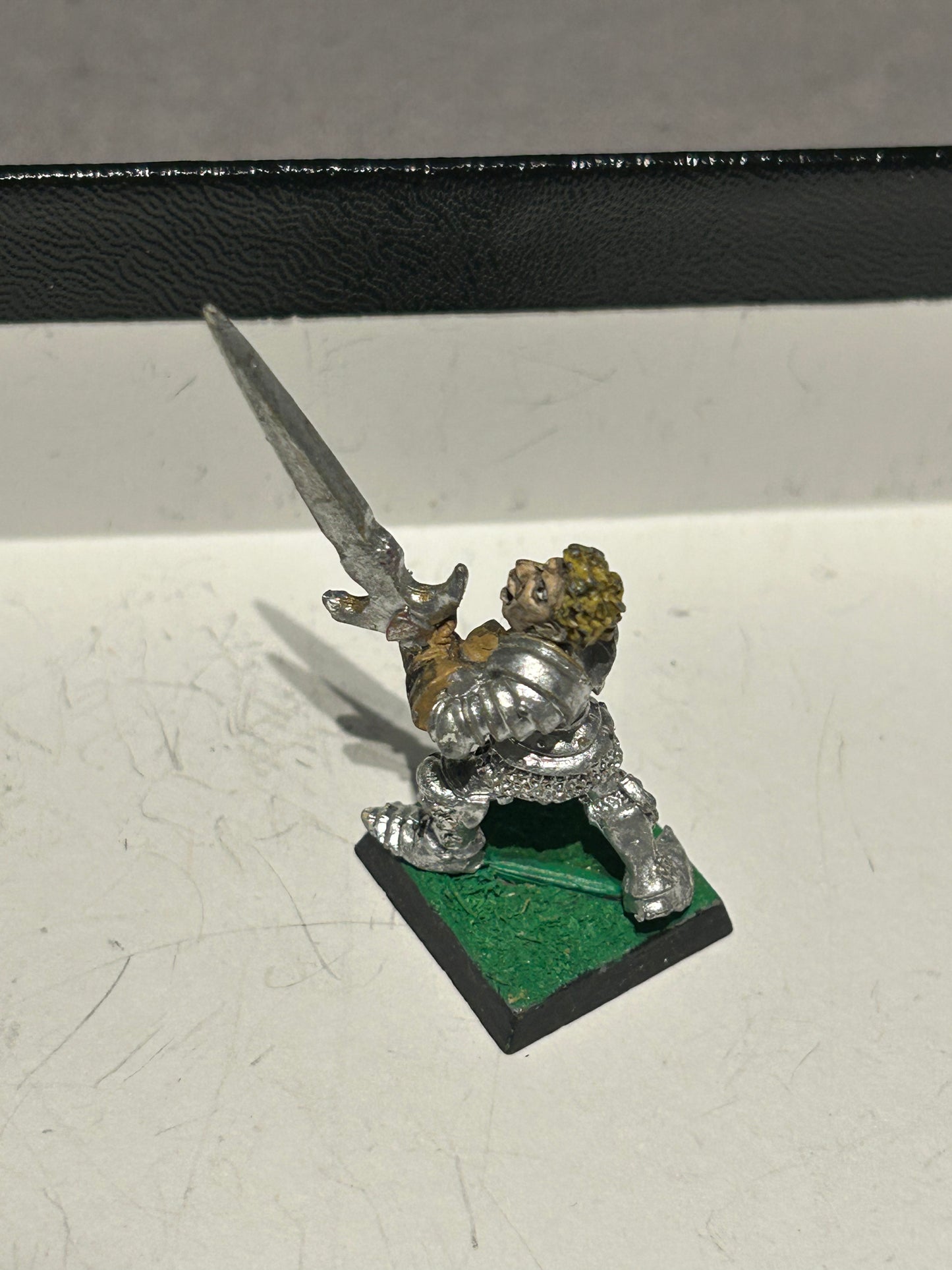 F5 Paladin Fighter Le Marquis de Sword Knight F5 Warhammer fantasy empire or bretonnian