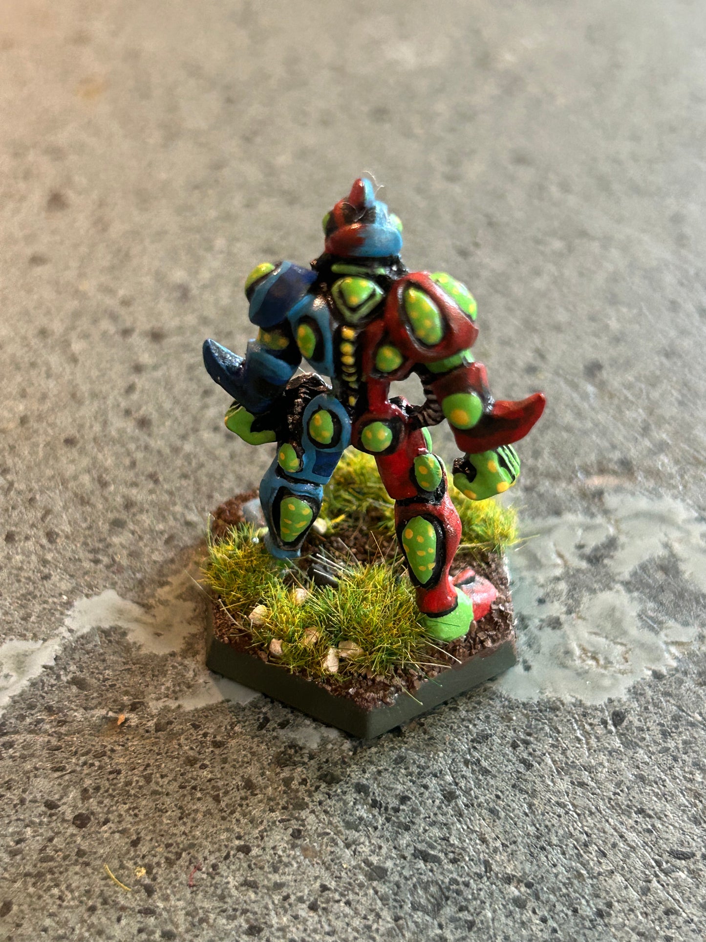 FUTURE SKIRMISH
Alien Ghost
EM4