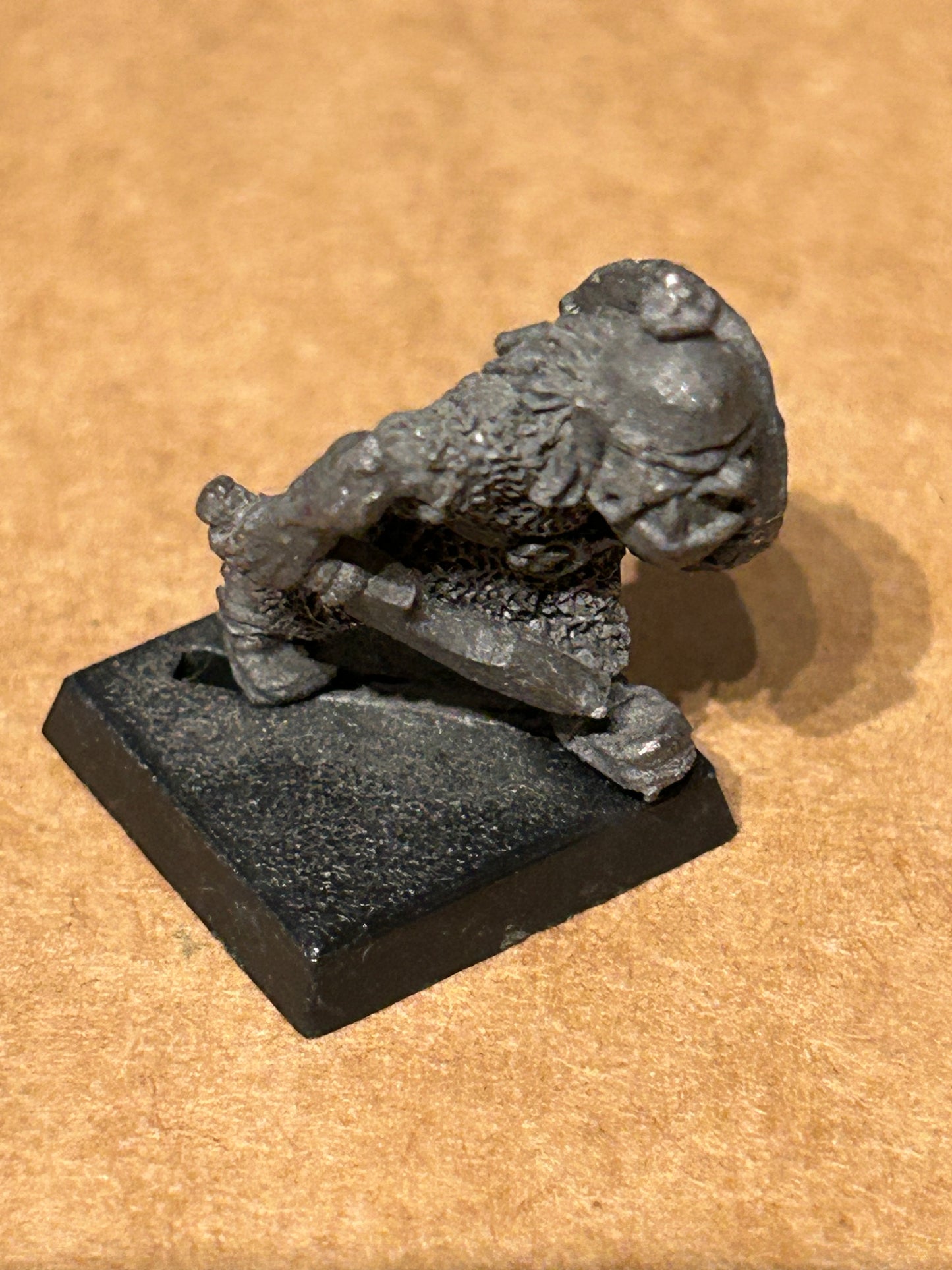 Lord Of The Rings - ME-74 - Snagga Goblin with hand weapon and shield, 1985
