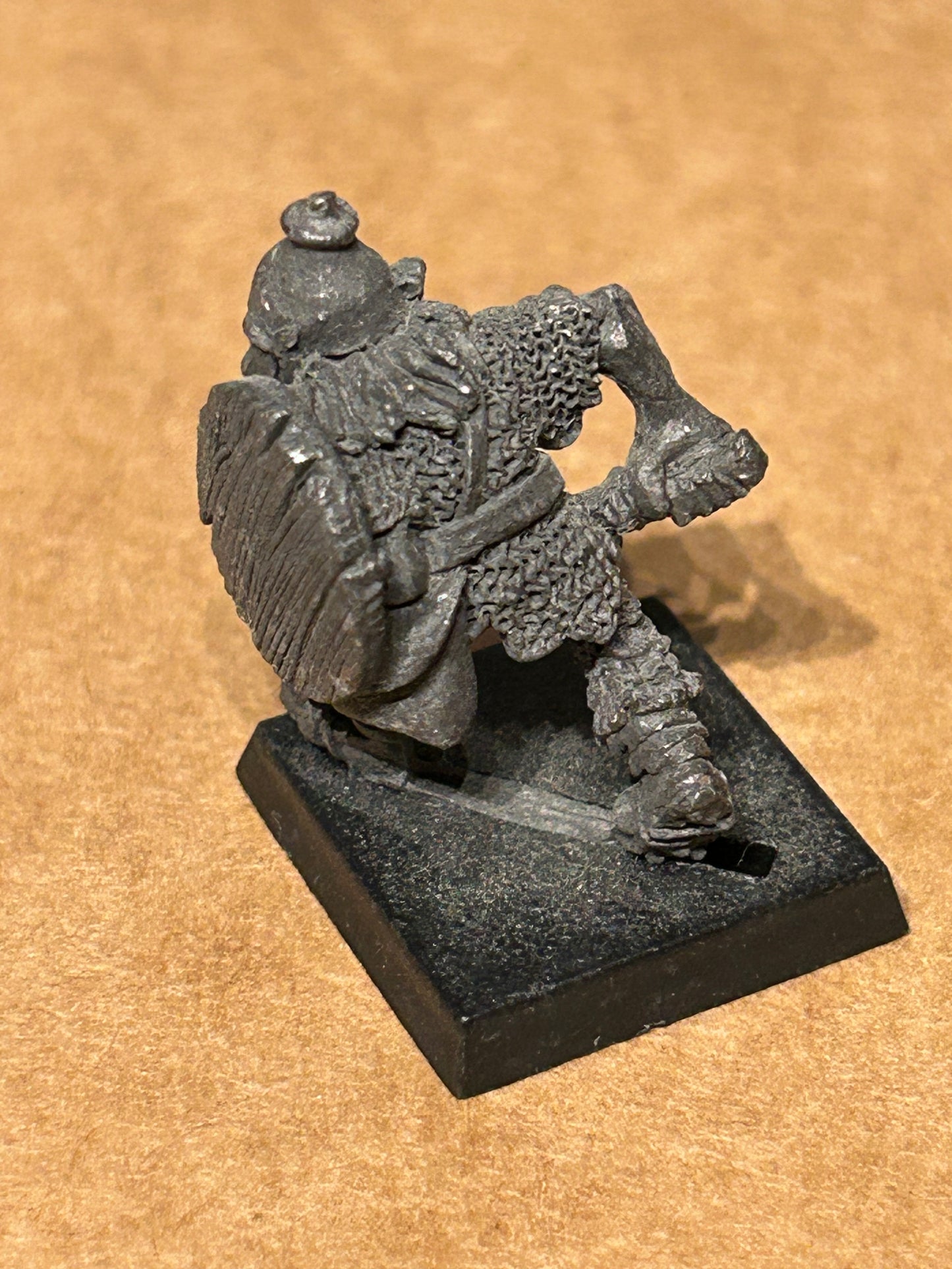 Lord Of The Rings - ME-74 - Snagga Goblin with hand weapon and shield, 1985