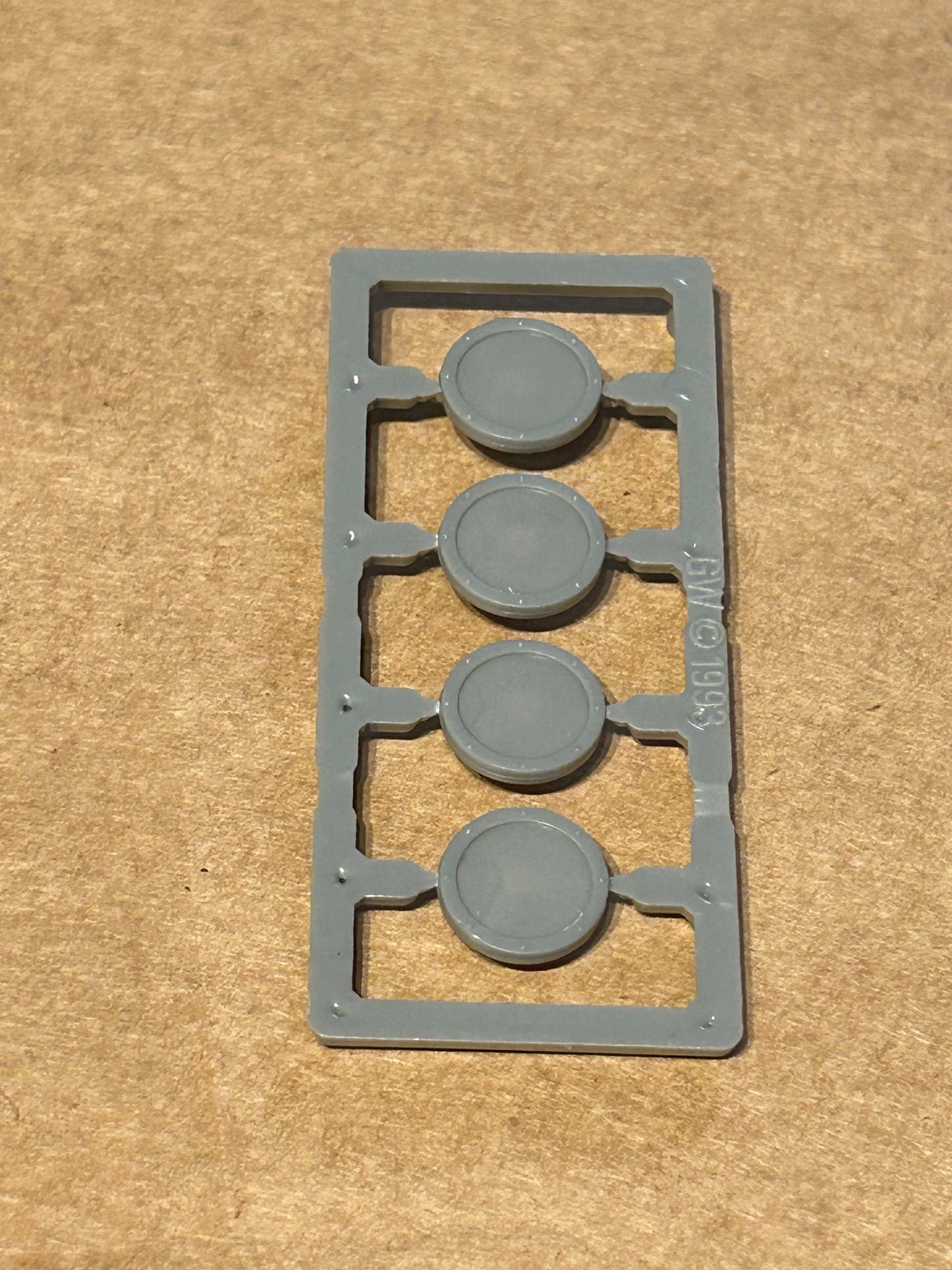 Warhammer Shield x4 Round Shields BNOS Sprue Games Workshop 1993 (4 available)