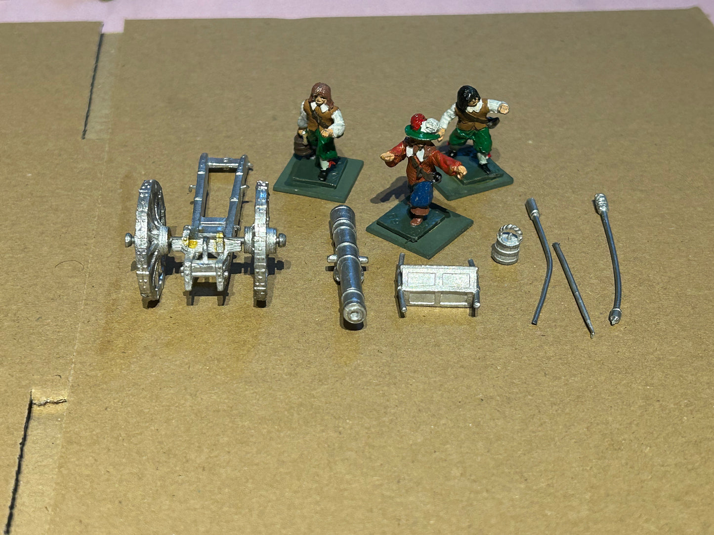 Lamming or minifigs  cavalier and Roundheads cannon and crew  historical miniatures English civil war