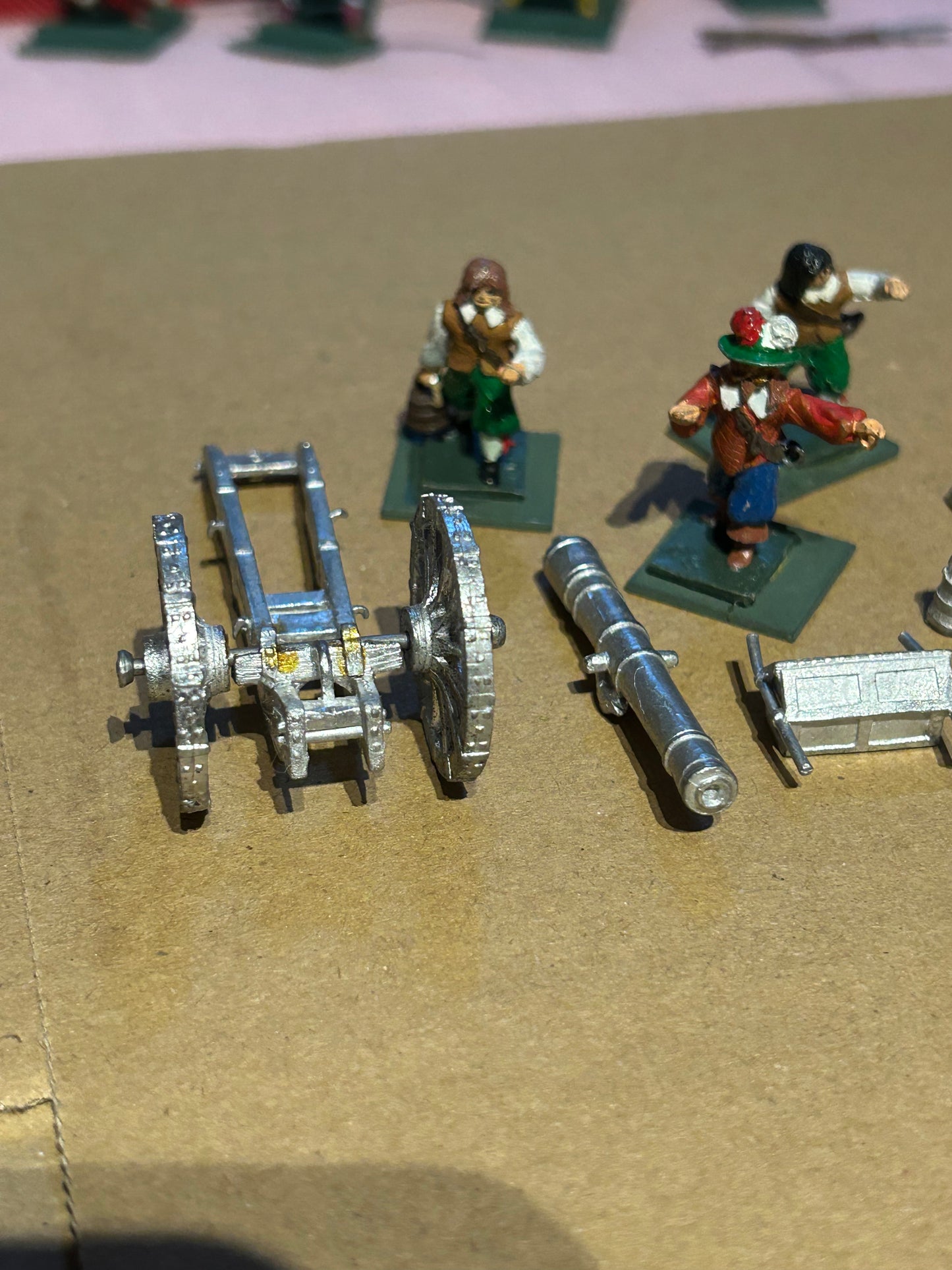 Lamming or minifigs  cavalier and Roundheads cannon and crew  historical miniatures English civil war