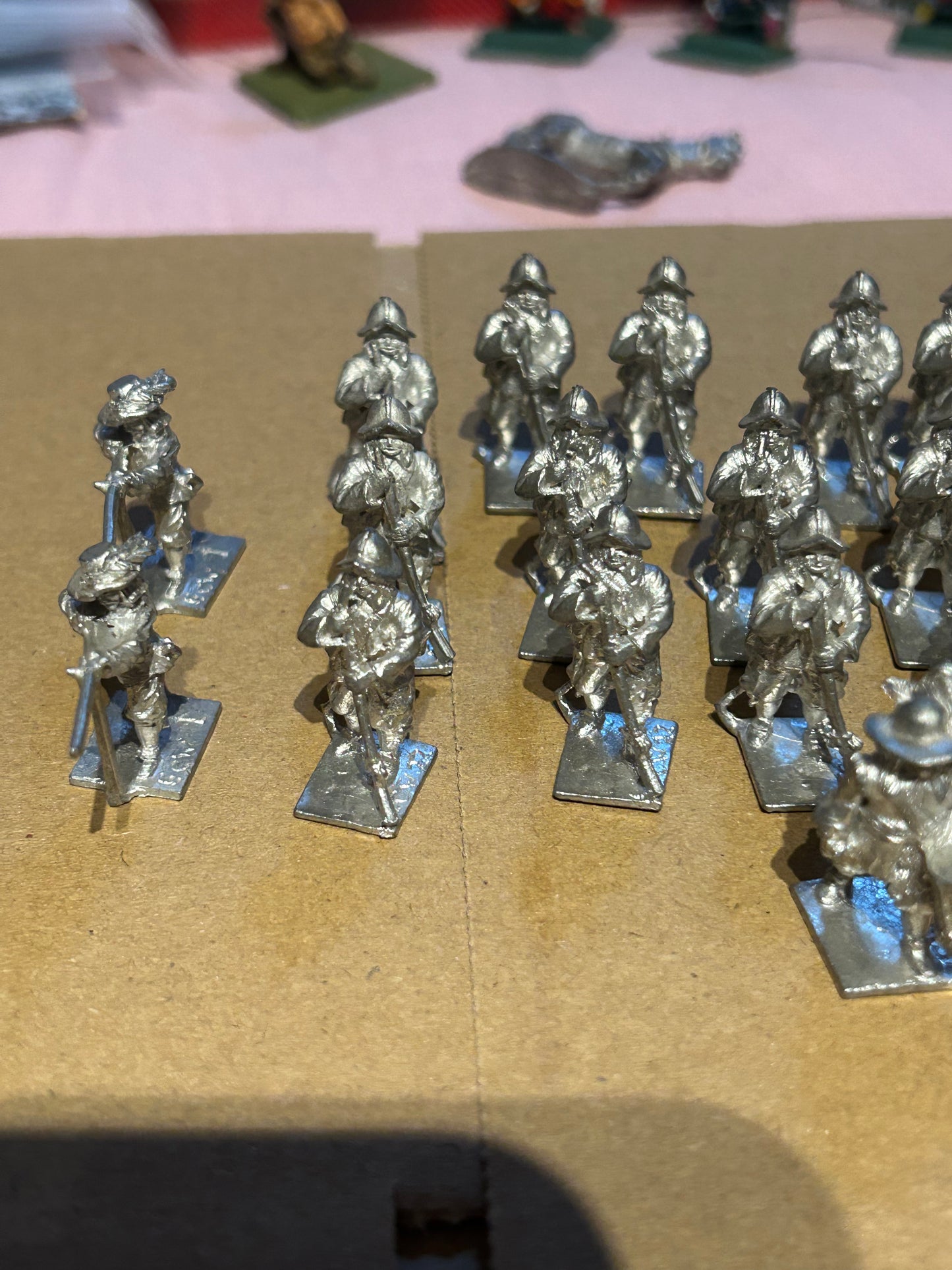 Lamming or minifigs cavalier and Roundheads muskets historical miniatures English civil war