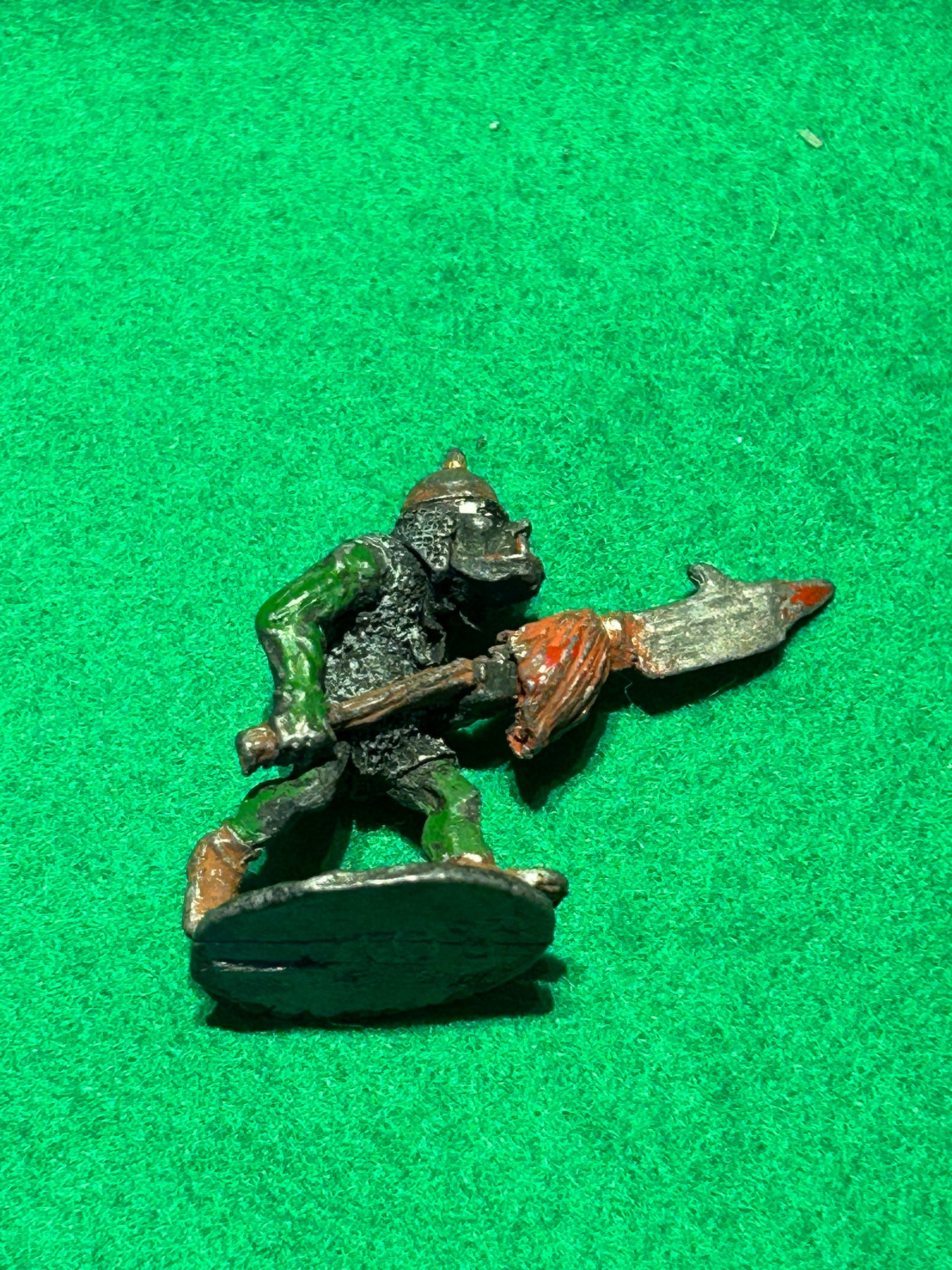 Citadel - Pre Slotta - Warhammer - C16 Orc Warrior - with polearm 1984