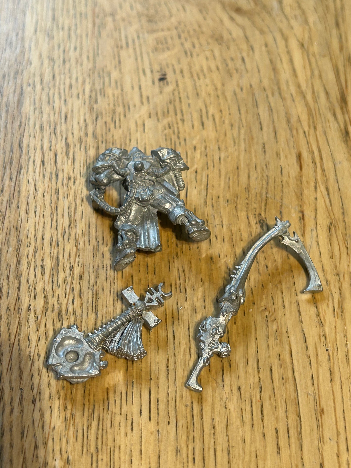 Warhammer 40k - Eldar - Classic Metal Pheonix Lord - Maugan Ra (has been stripped and is missing his tab)