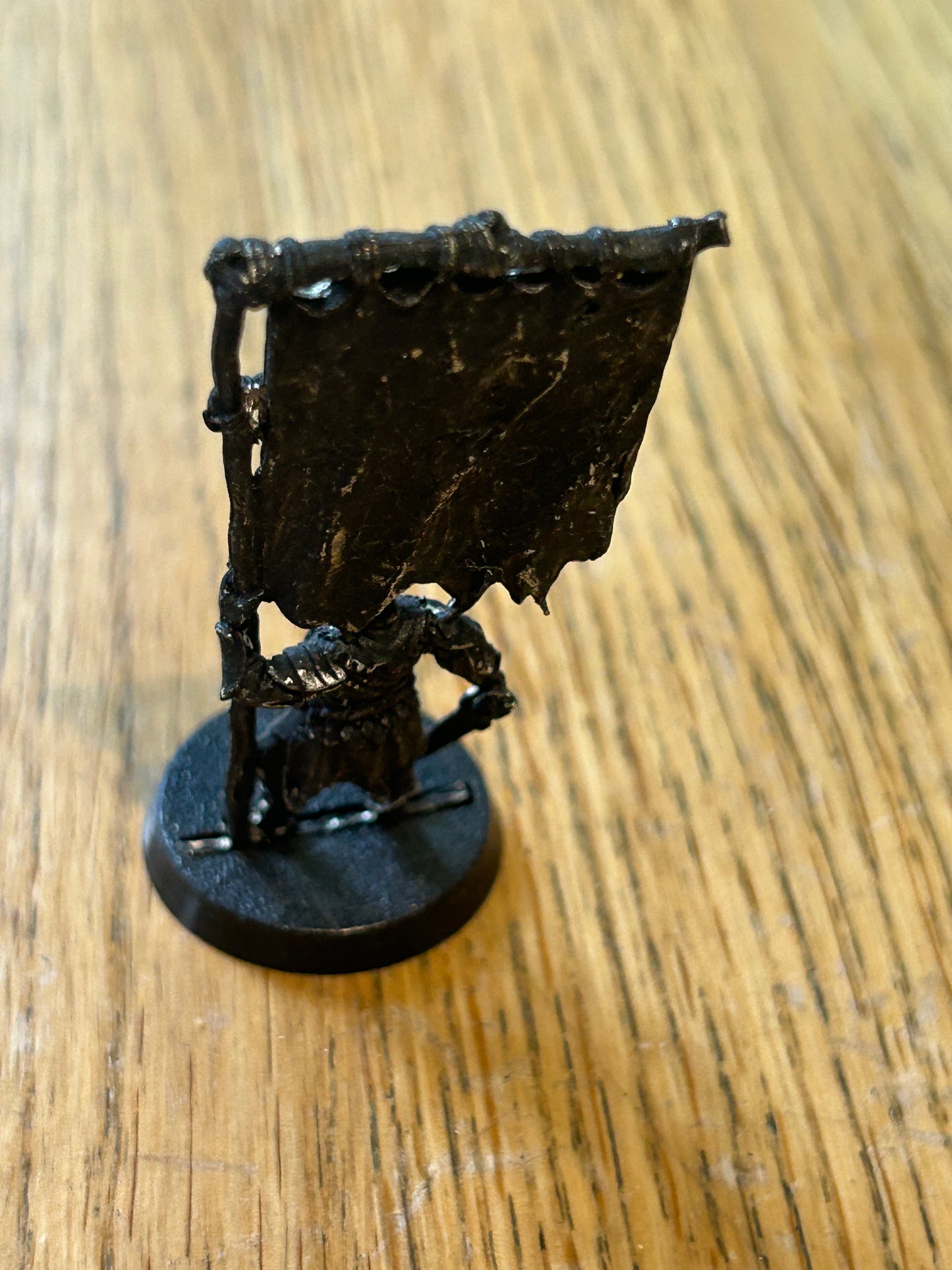 Lord Of The Rings, LOTR - Metal Mordor Orc Standard Bearer, Banner