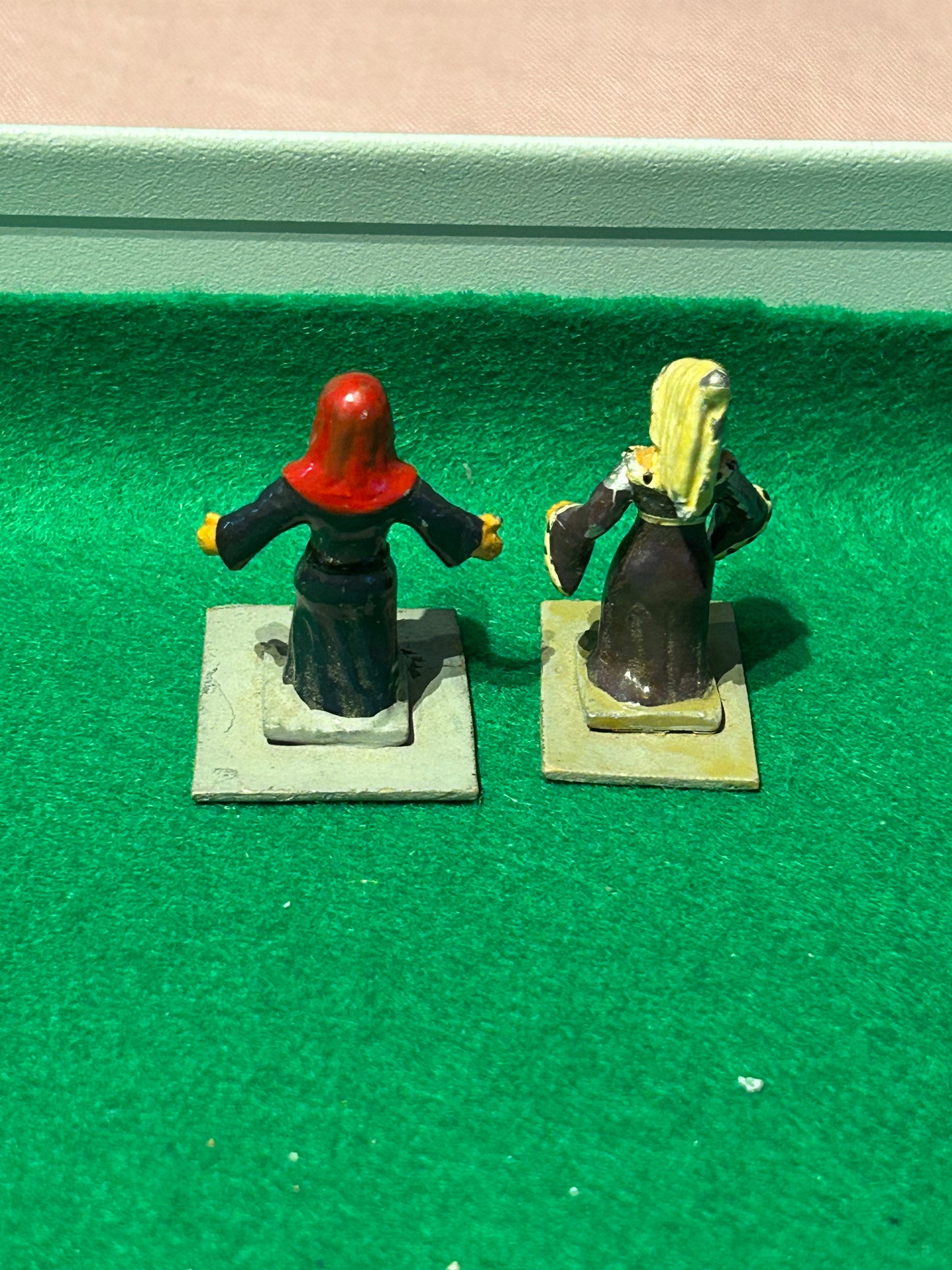Lamming miniatures princess and lady in waiting medieval 25mm