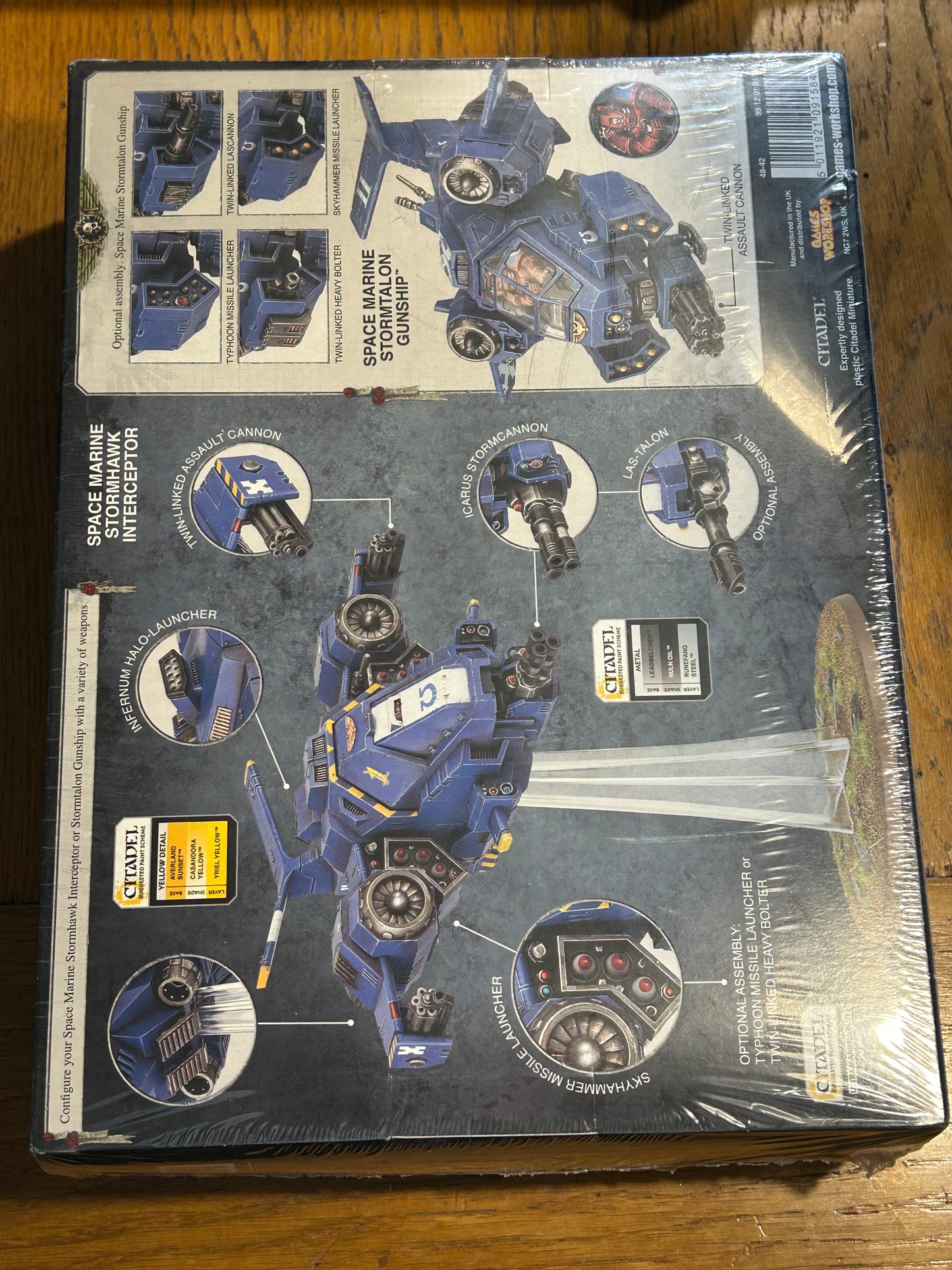 Warhammer 40m stormhawk interceptor sealed box (box has a little denting)