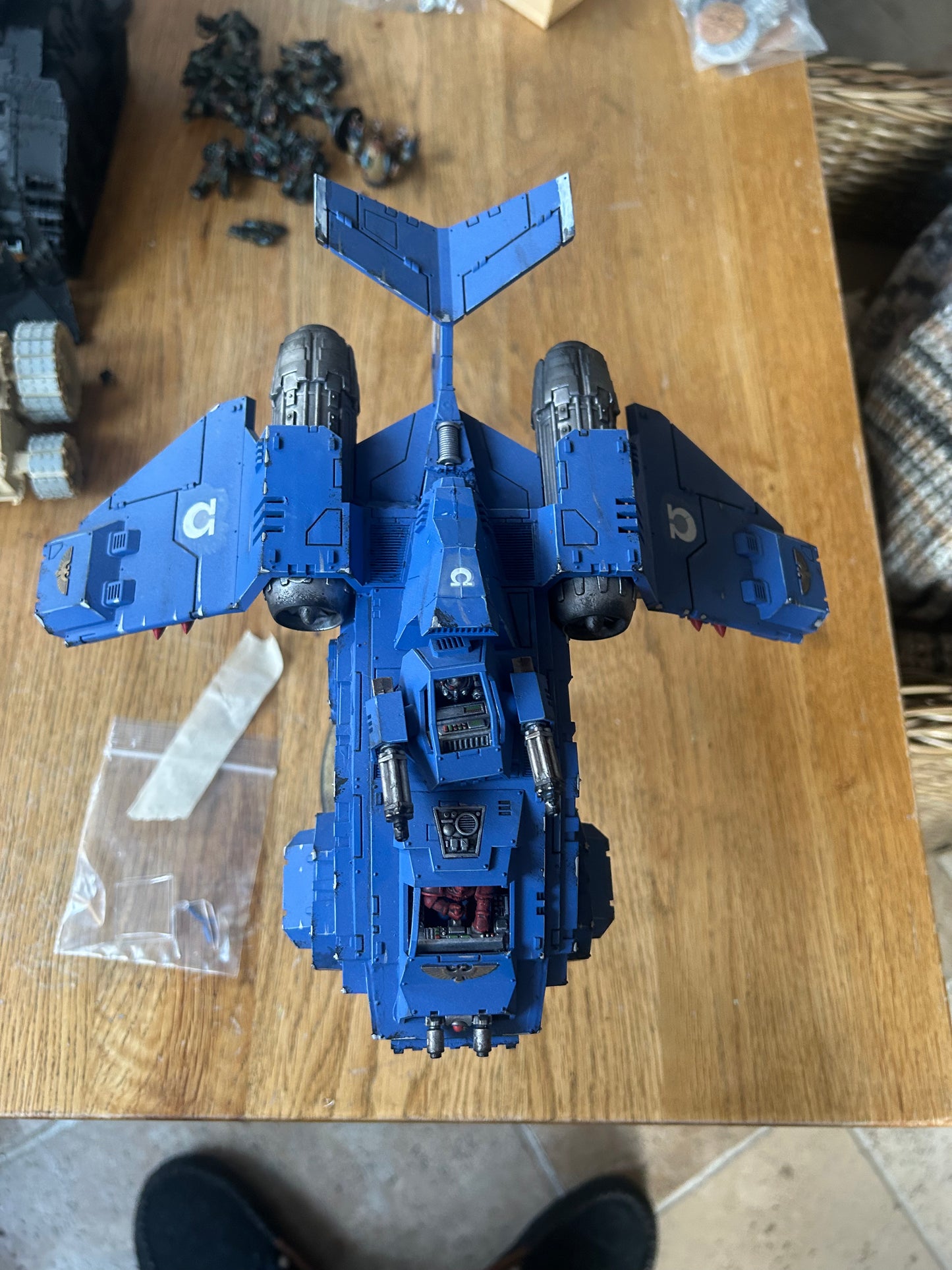 Warhammer 40m storm raven gunship space marines (nicely painted in ultramarines colours)