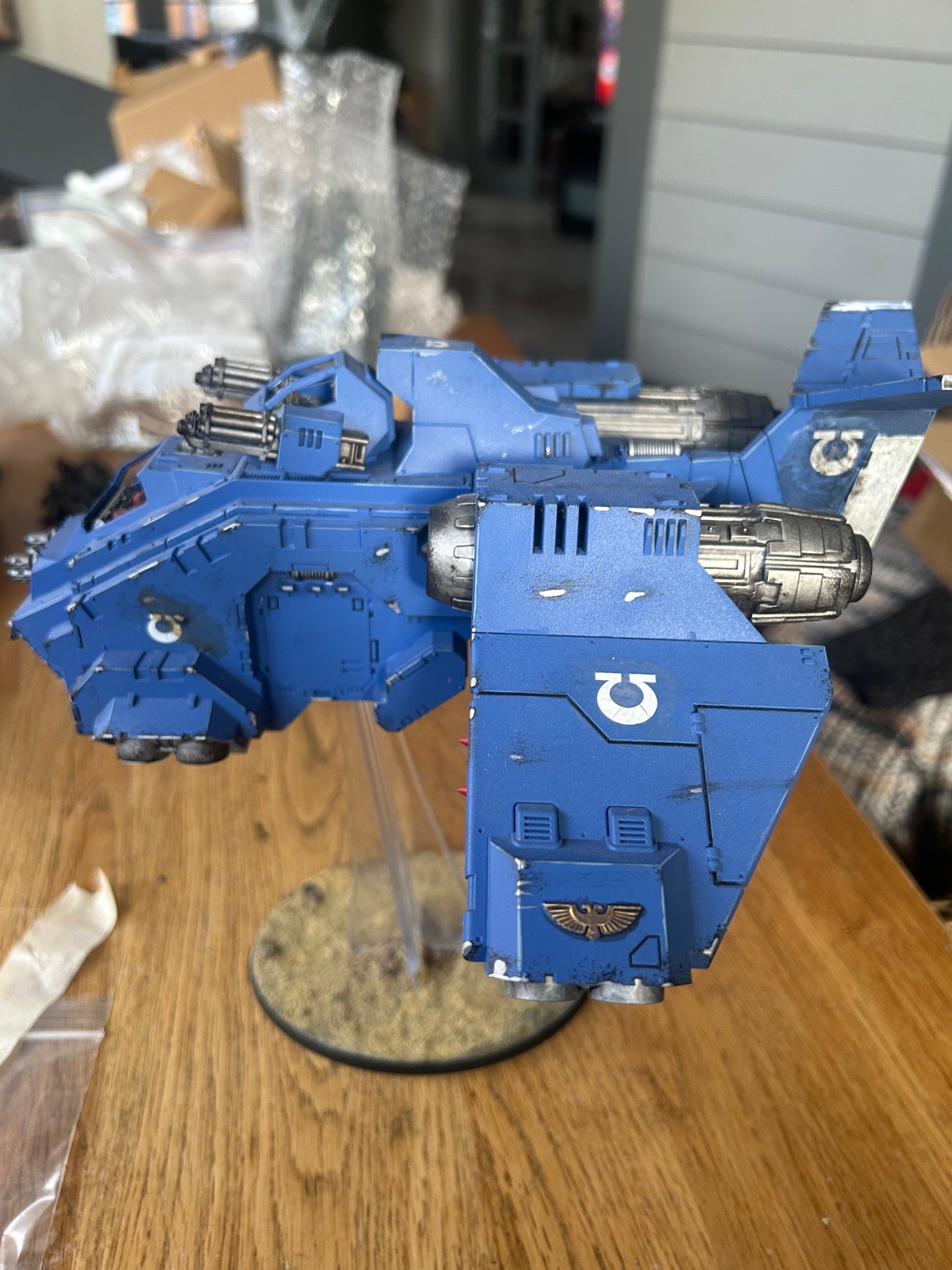Warhammer 40m storm raven gunship space marines (nicely painted in ultramarines colours)