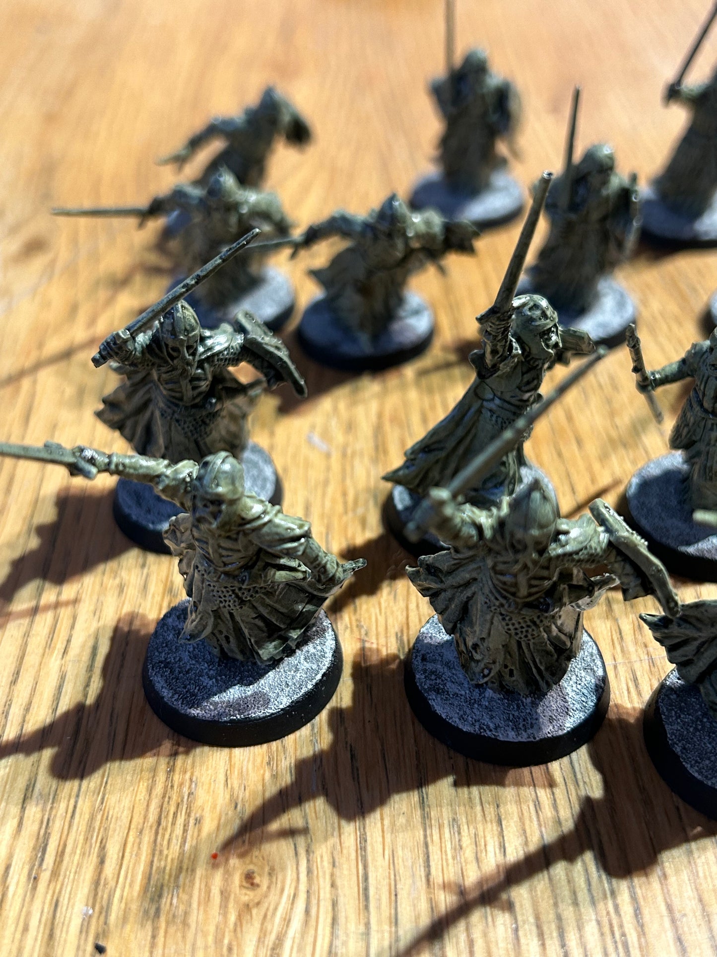 Lord of the rings MESBG Army of the dead plastic x33 including king, 2 standards (1 spear is broken and only 18 have shields)