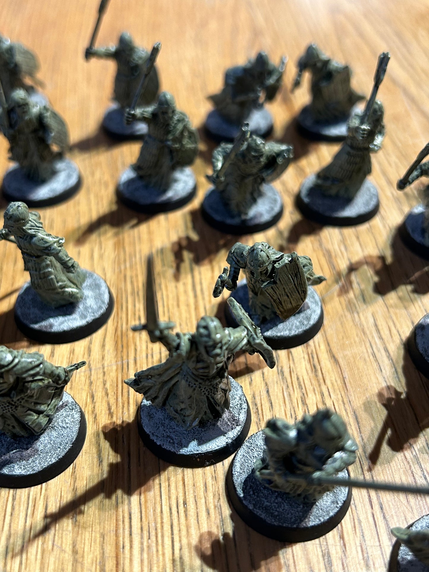 Lord of the rings MESBG Army of the dead plastic x33 including king, 2 standards (1 spear is broken and only 18 have shields)
