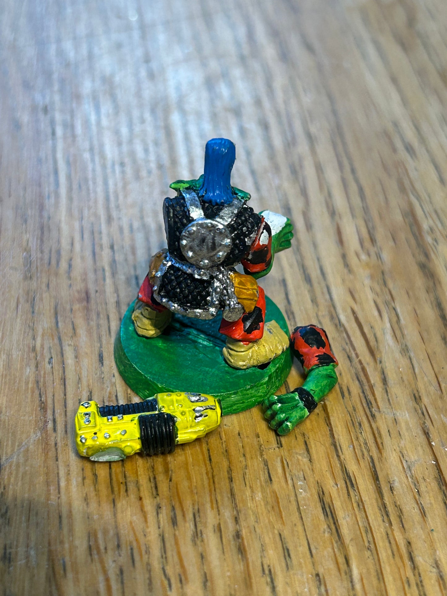 Warhammer 40k ork boy 6 0605/10 looks like a snakebite