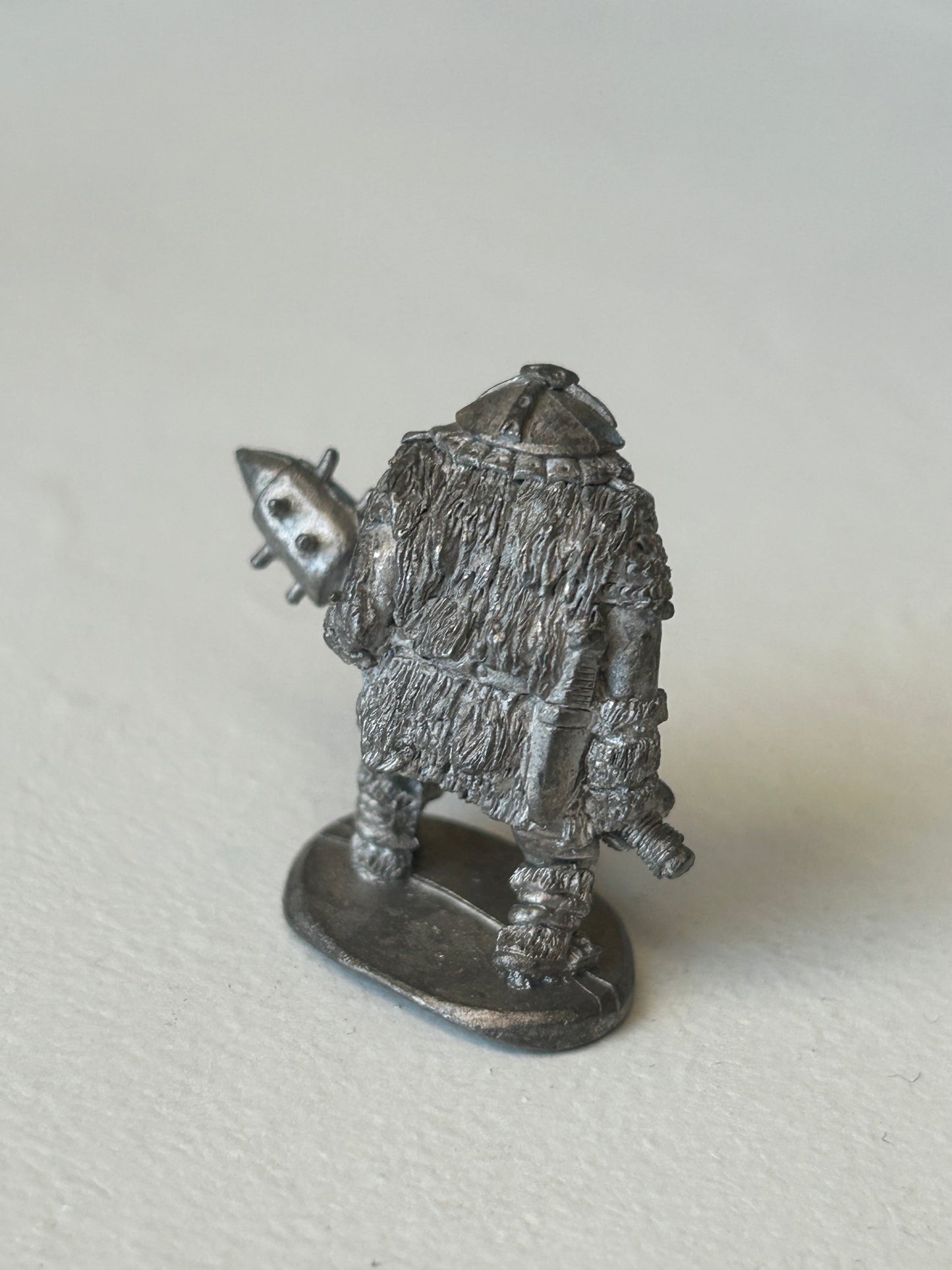 Citadel - Chronicle - Pre Slotta - Warhammer fantasy - CM09 - Hobgoblin with double handed spiked mace