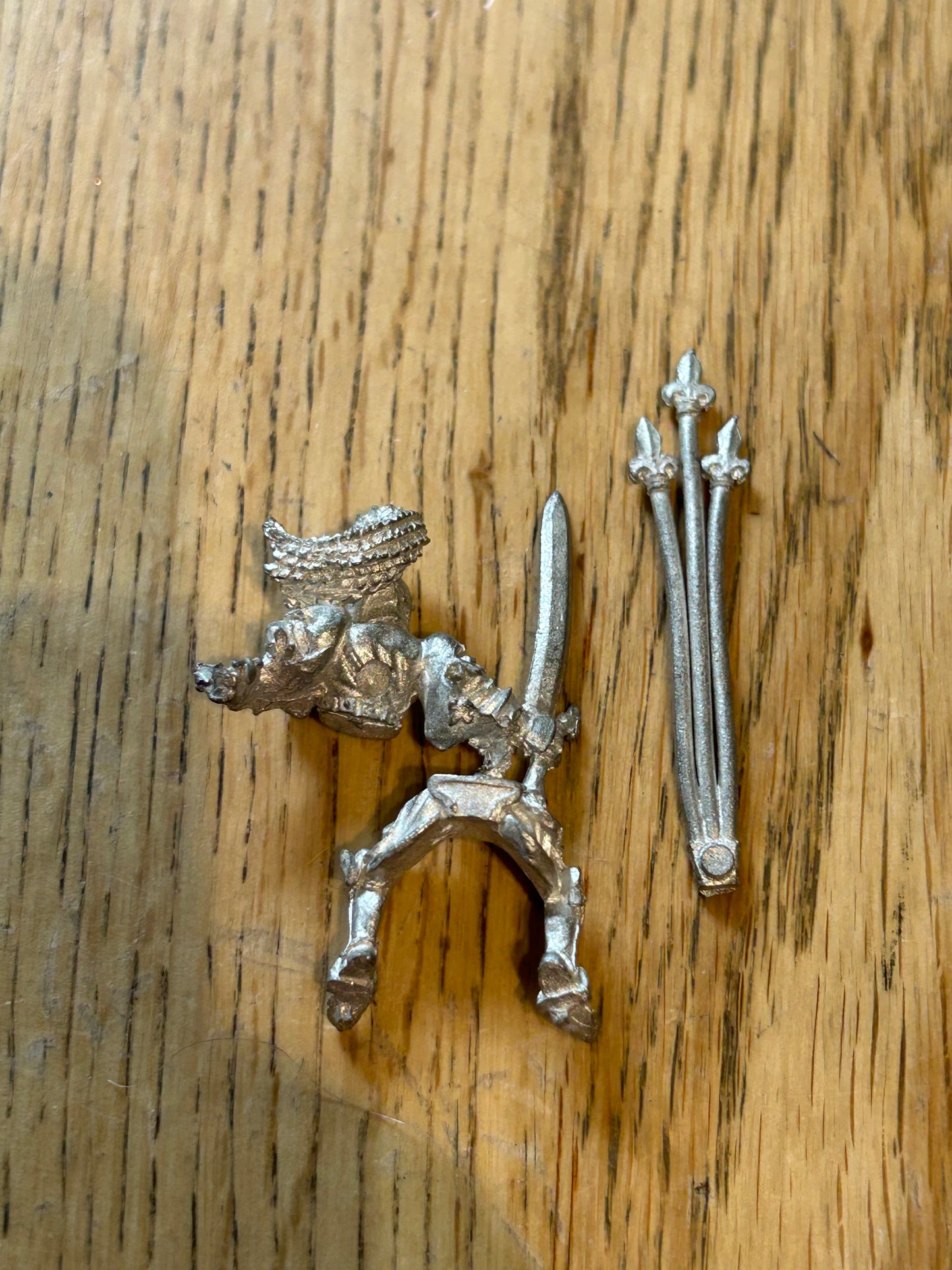 Warhammer Fantasy Battle Bretonnian green knight with banner (no horse or shield)
