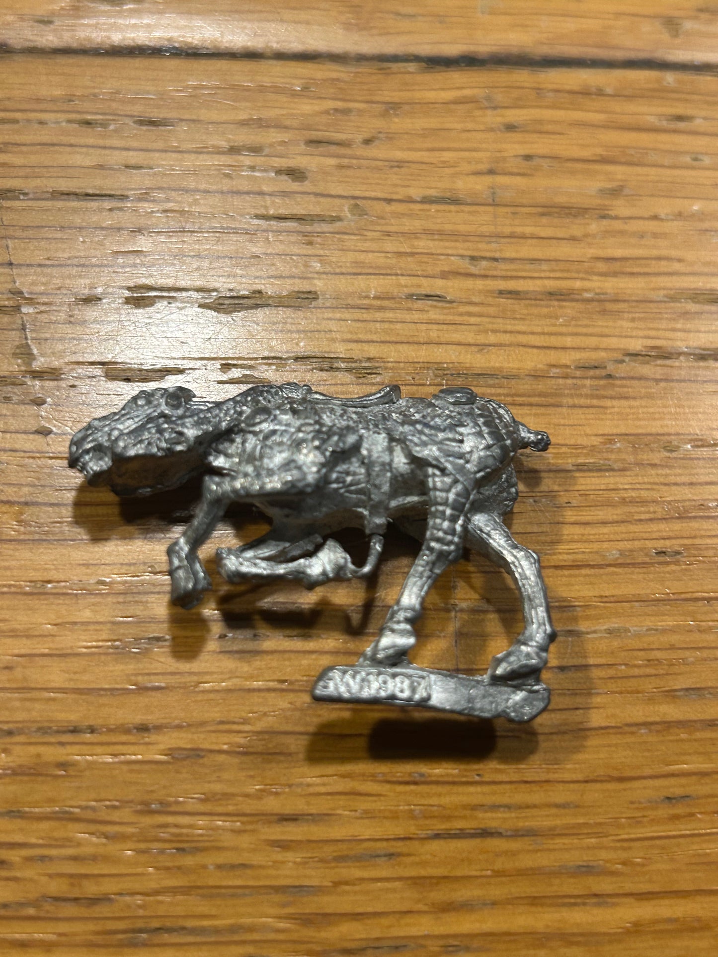 Warhammer fantasy c21 undead cavalry mount lizardskin (tail is missing part of it and needs its legs moved around a bit)
