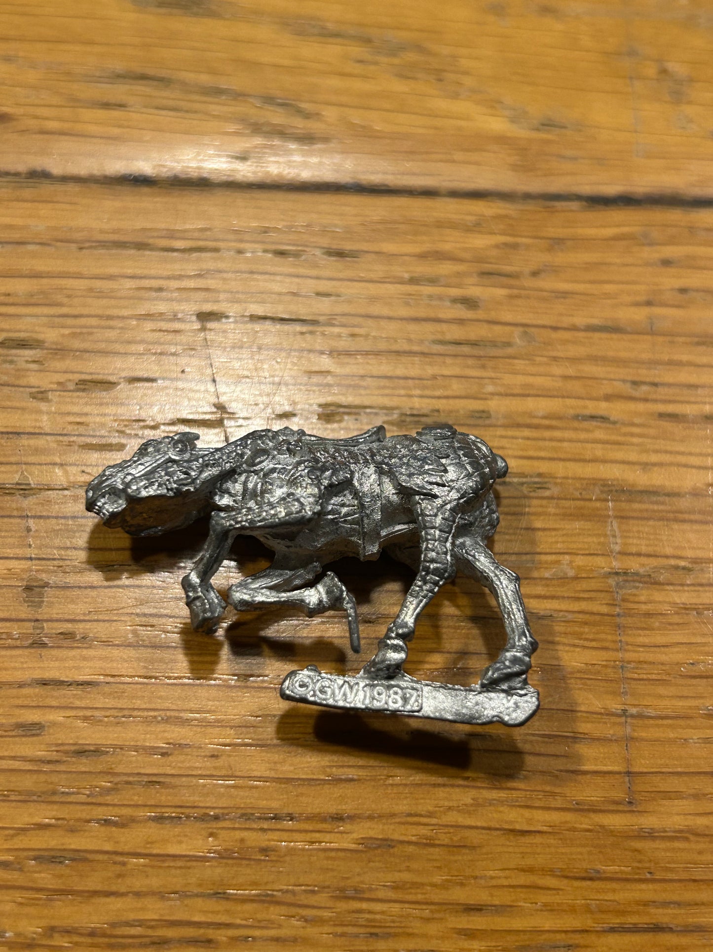 Warhammer fantasy c21 undead cavalry mount lizardskin (tail is missing part of it and needs its legs moved around a bit)