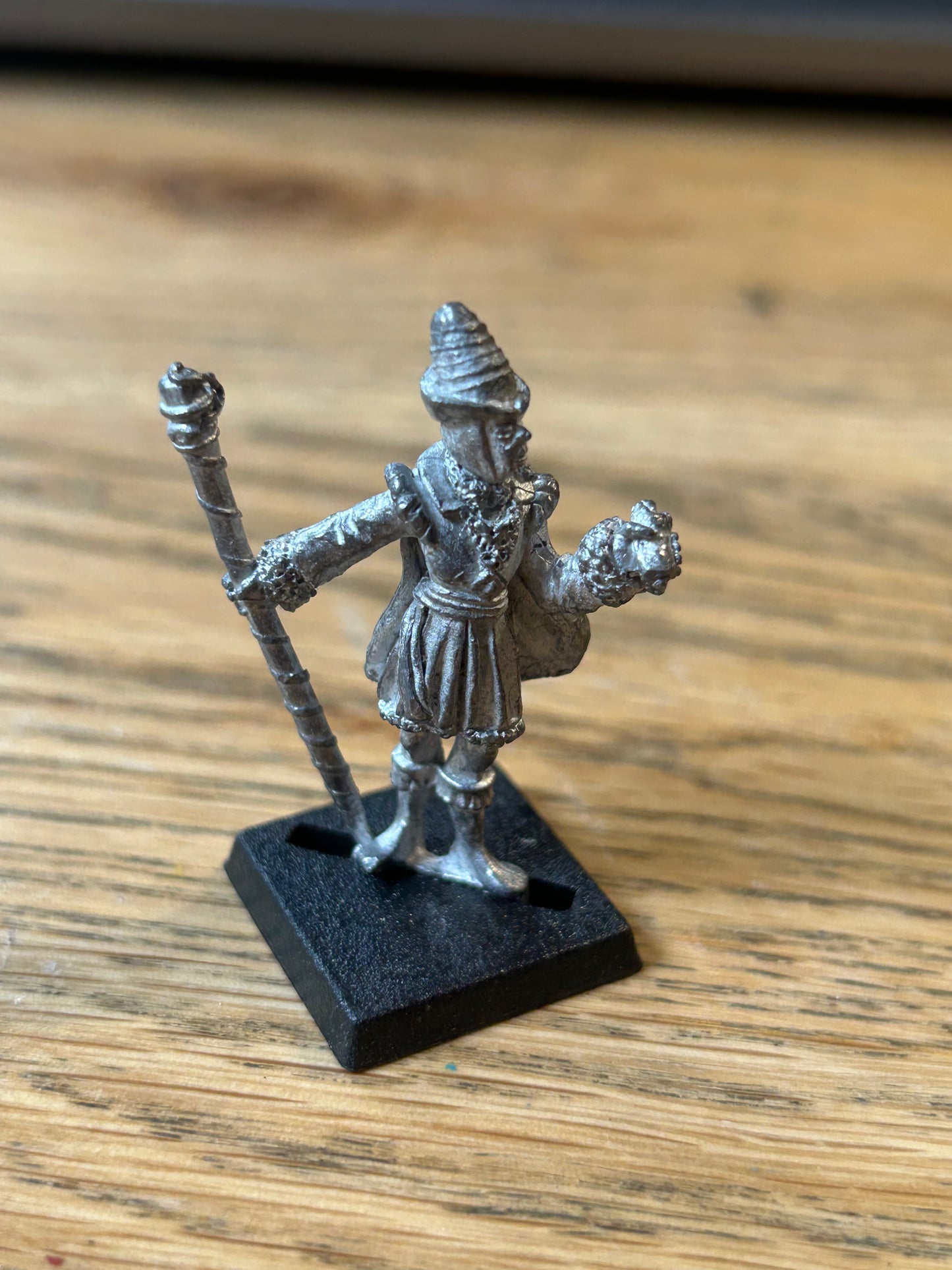 Helsinian court official harlequin miniatures (would make a good empire wizard)