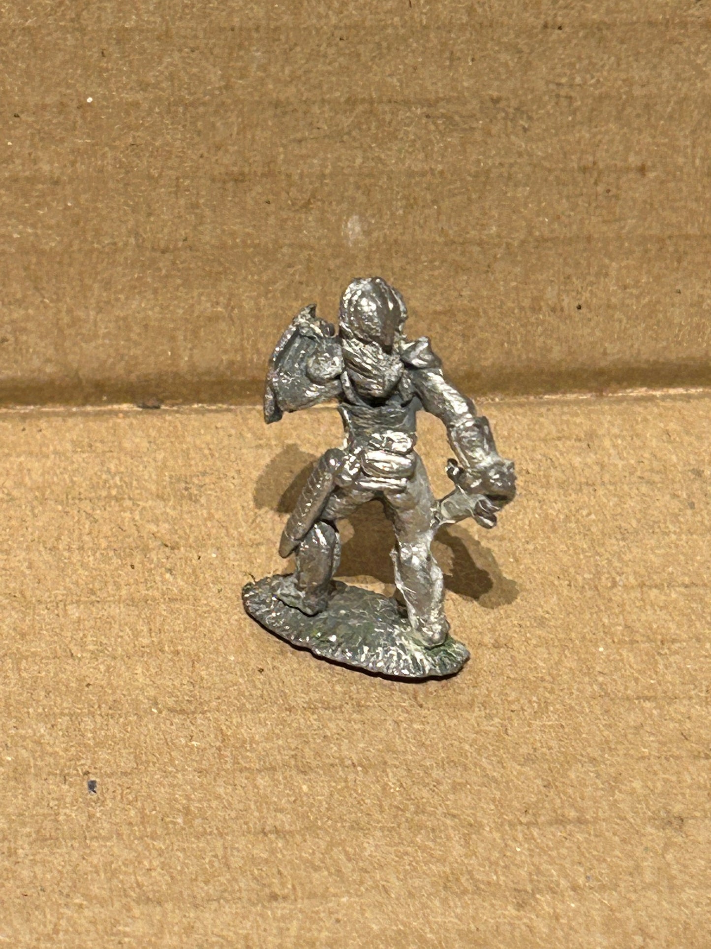 FA19-1 FEMALE FIGHTER - FANTASY ADVENTURERS - 1982 METAL - CITADEL WARHAMMER