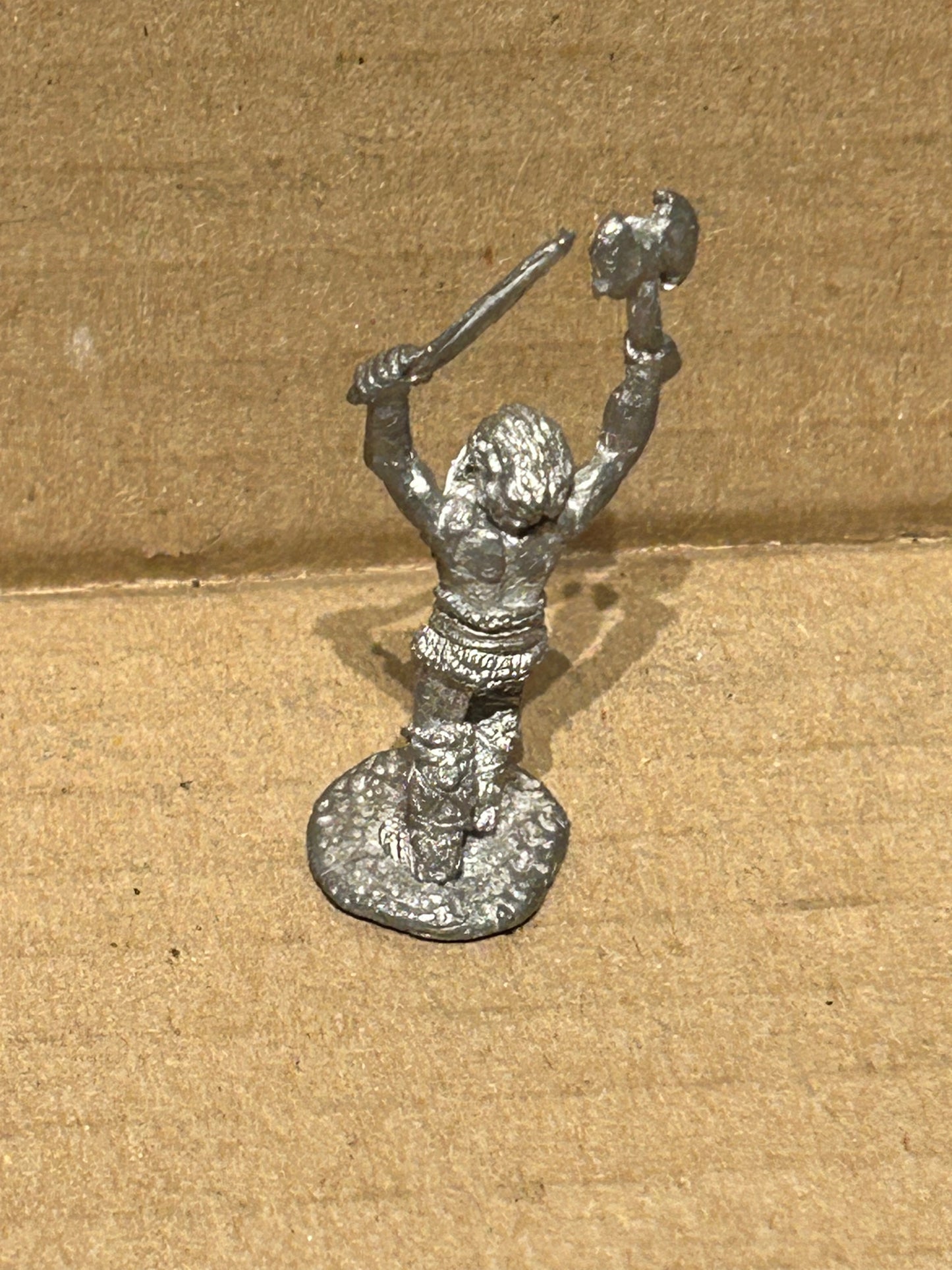 Warhammer fantasy medieval adventurers C38/1d Berserker w. Sword & Axe
