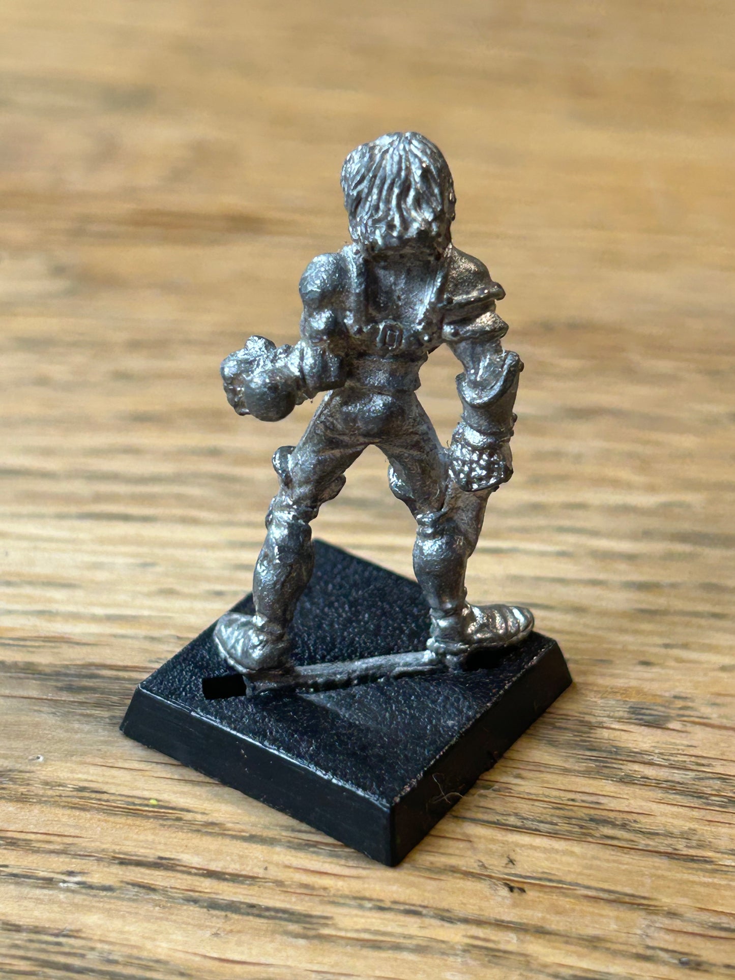 Warhammer Fantasy old world wood elf wardancer with gauntlet