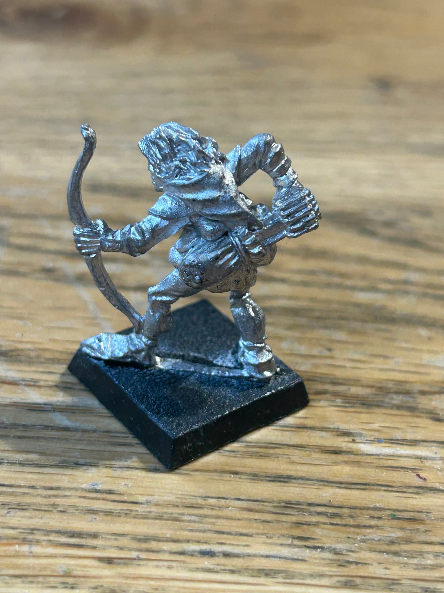 Warhammer Fantasy old world wood elf scout with bow