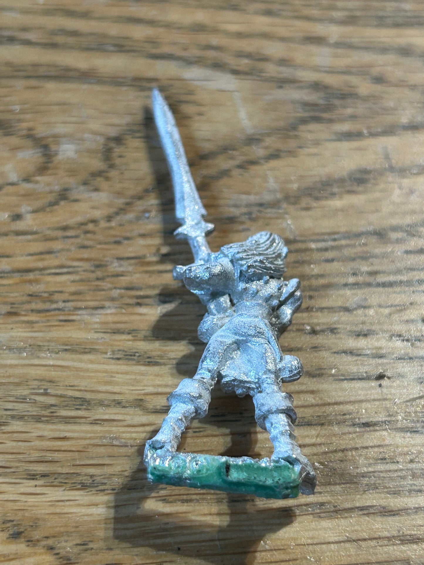 Warhammer Fantasy old world wood elf wardancer with double handed sword Kaer