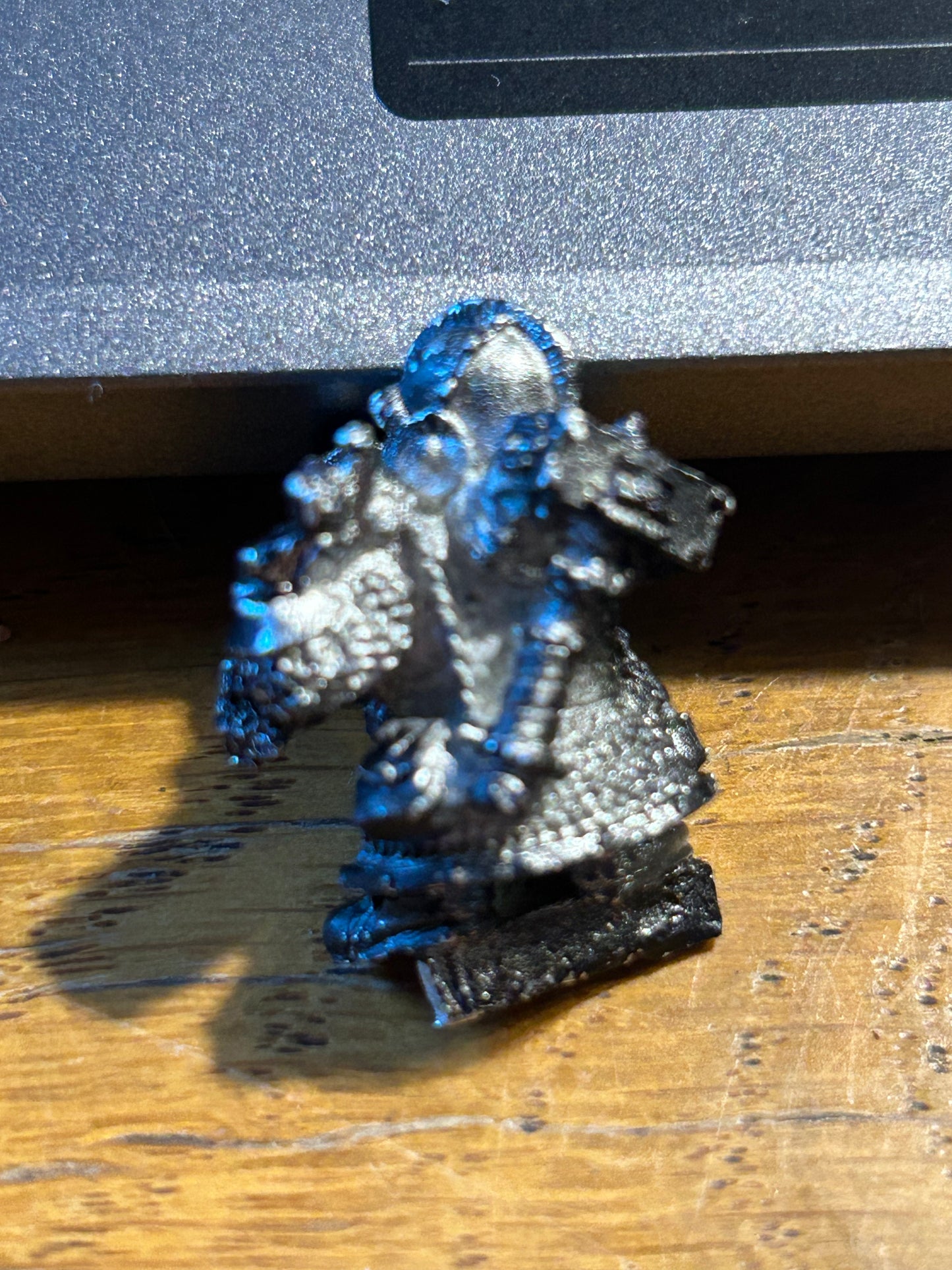 Warhammer fantasy dwarf shield bearer