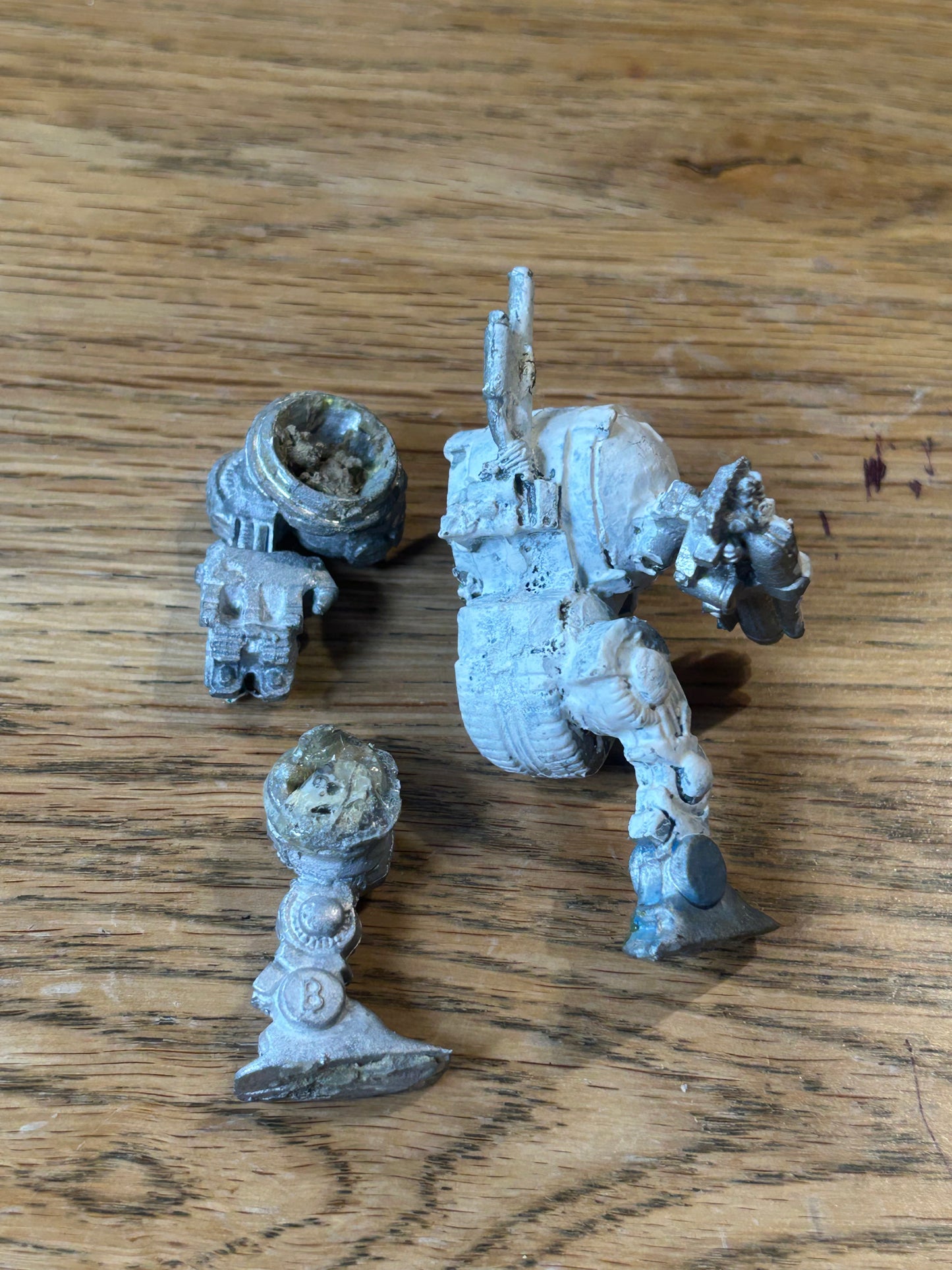 Rogue Trader/ Warhammer 40k space marine dreadnought with long legs and las cannon