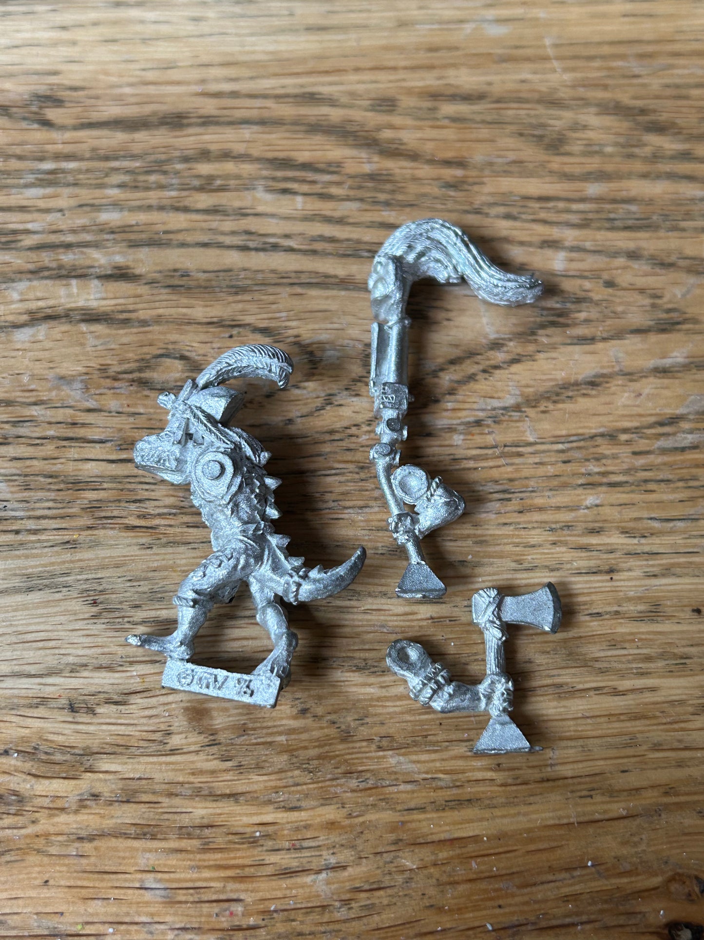 Warhammer - Lizardmen - Classic Metal Saurus Standard Bearer
