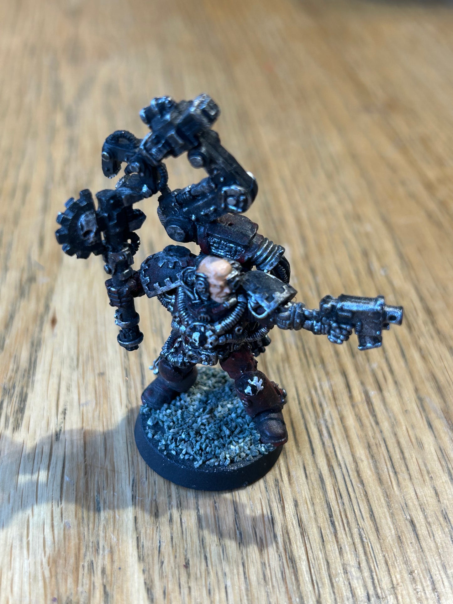 Space Marines - Techmarine with Power Axe - Painted
)