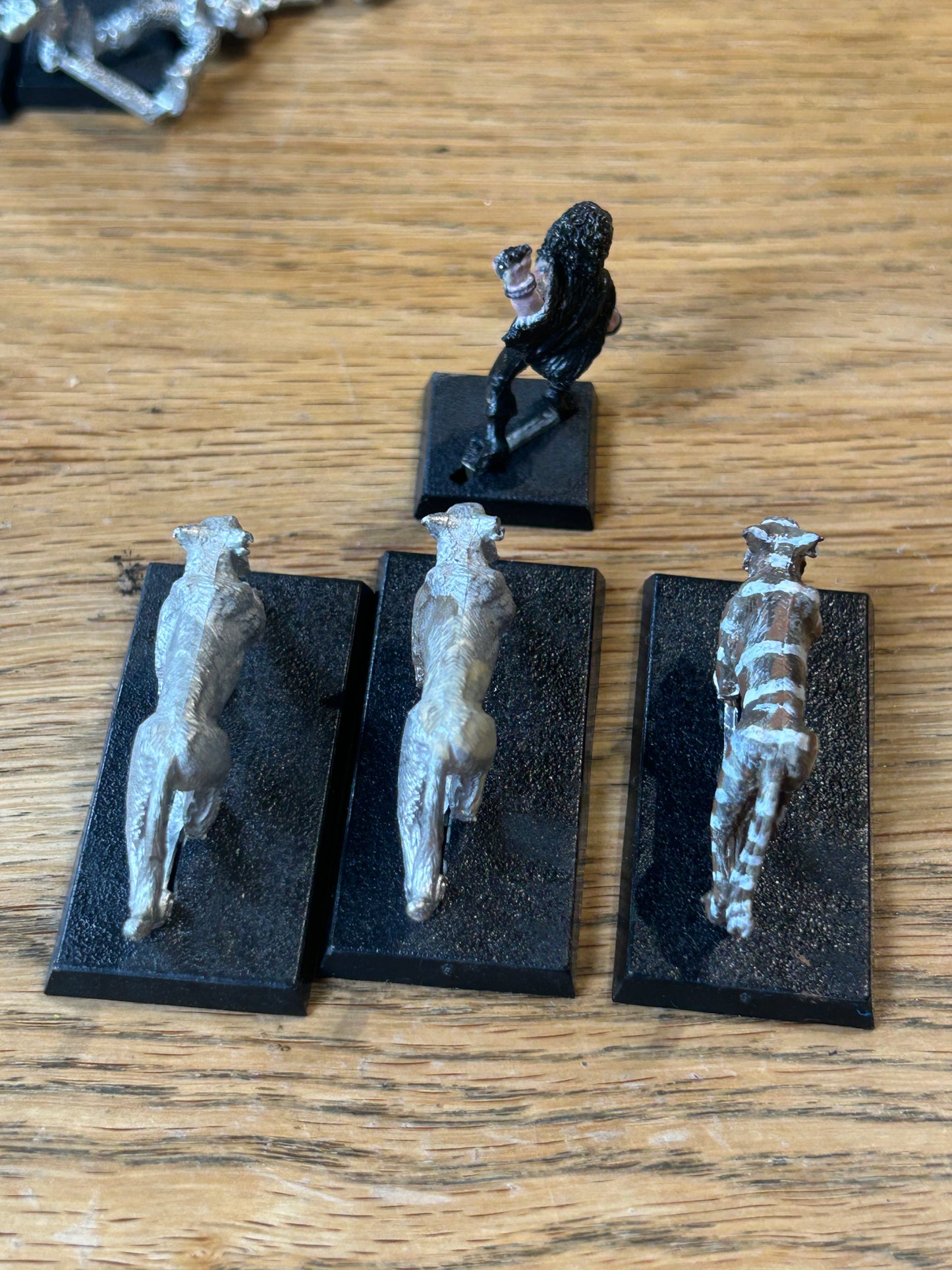 Citadel Miniatures Elven Animal Keeper (ELF5) - wild cat Keeper and 3 wild cats