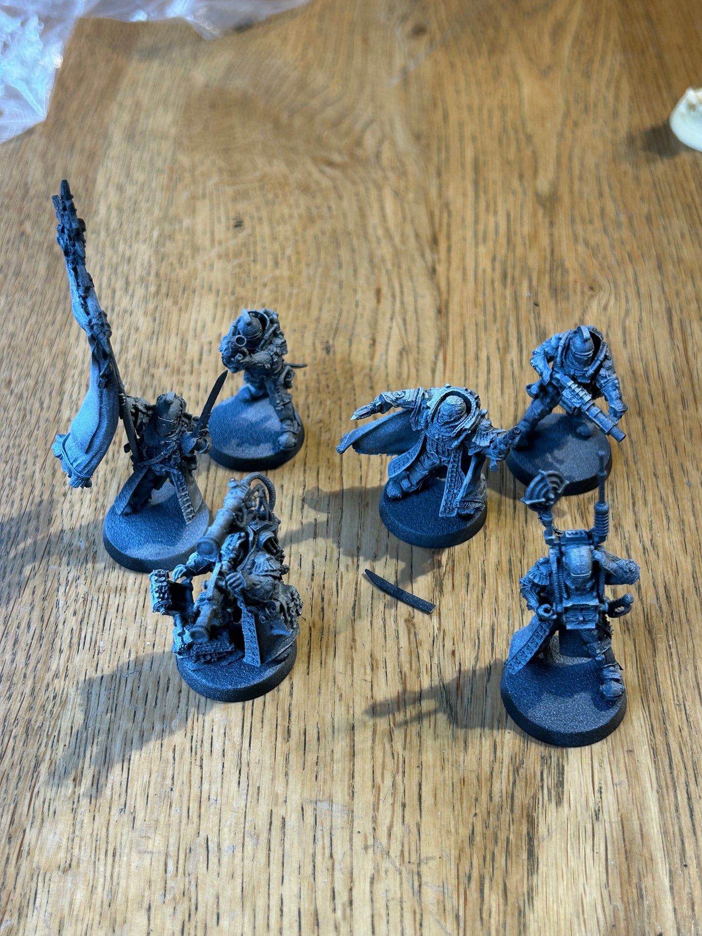 Forgeworld Oop Solar Auxilia Tactical Command Squad Warhammer (leader has broken his sword but the broken part is there to be fixed if possible)