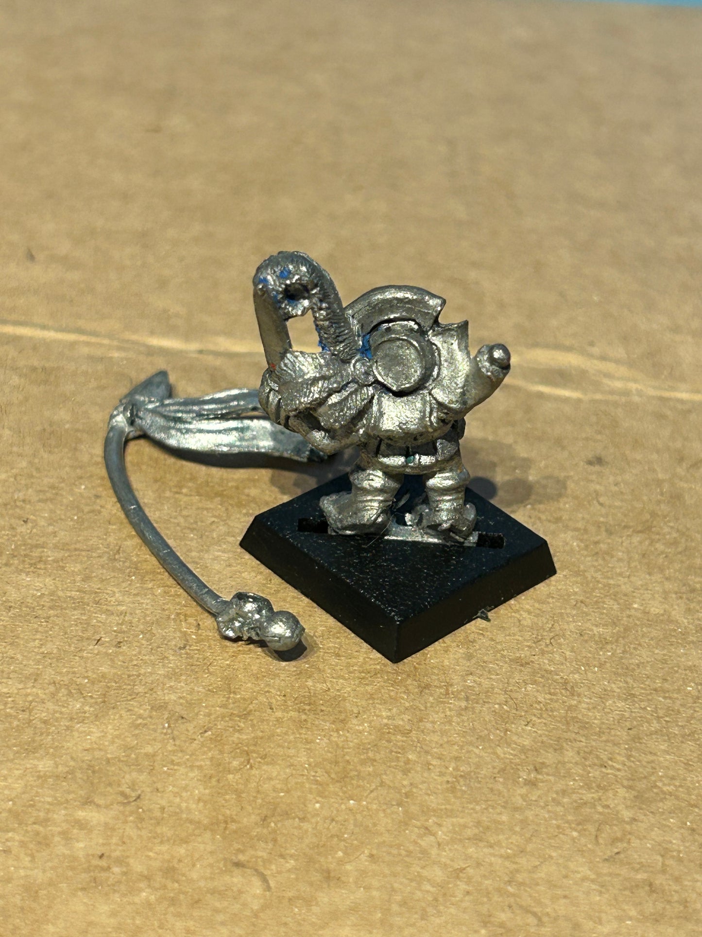 Warhammer Marauder MB1 DR9 Dwarf Regiment STANDARD BEARER Landsknecht OOP 1989