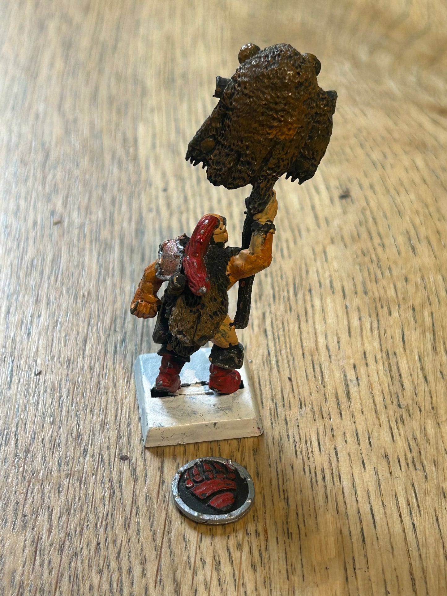 Warhammer Beorg Bearstruck & The Bearmen Of Urslo Standard Bearer