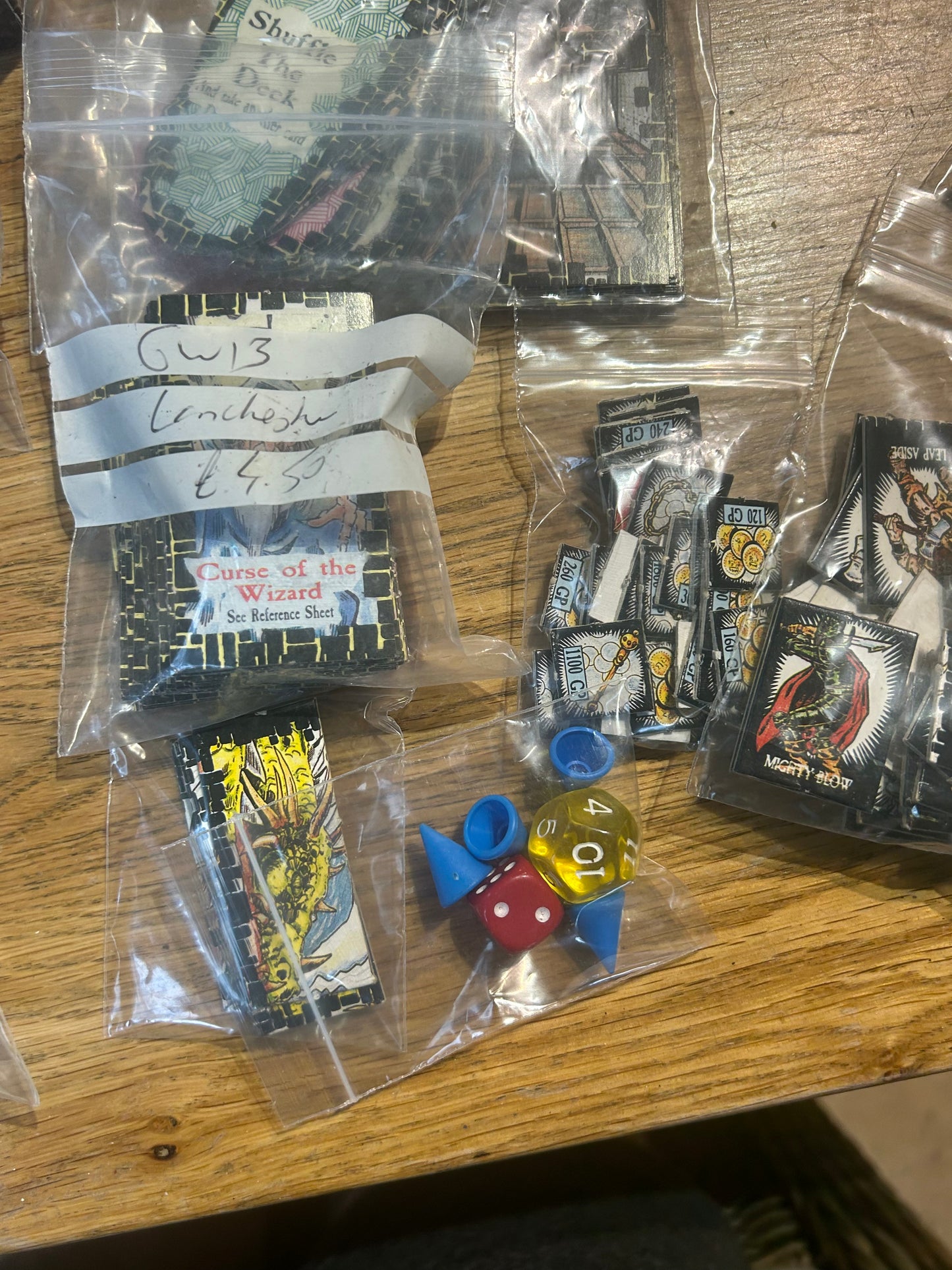 DUNGEONQUEST GAMES WORKSHOP 1987 BOARD GAME (complete except for 3 little plastic cones which can be substituted for anything)
