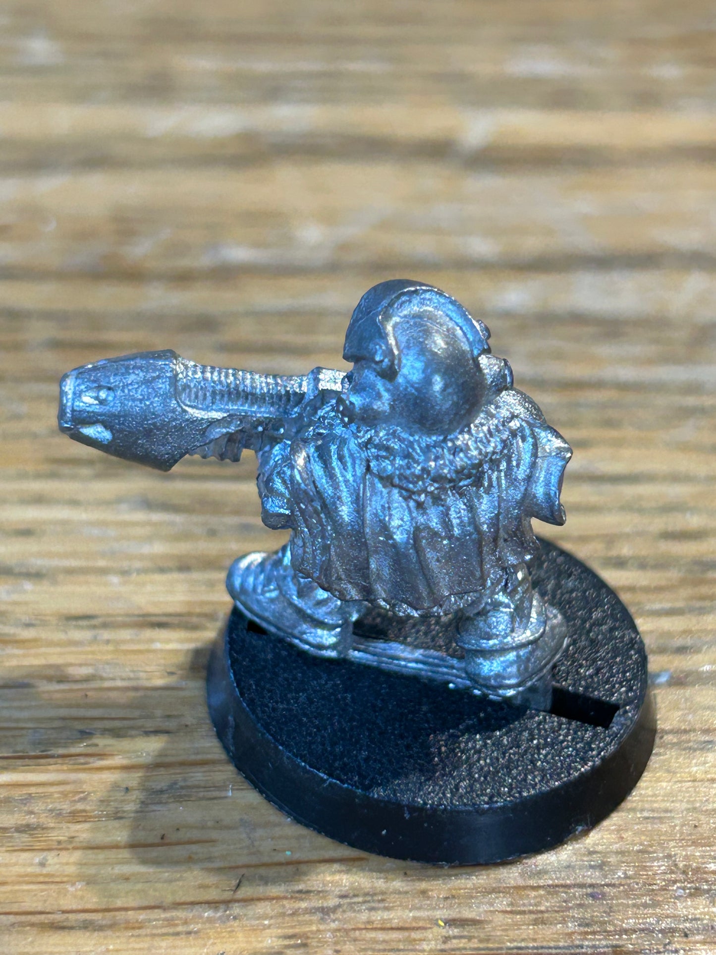 Warhammer 40k Rogue Trader Squat with plasma gun iron claw