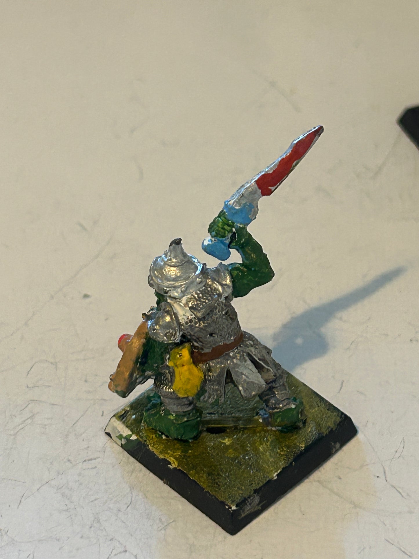 ME44 Uruk-hai LOTR citadel games workshop Gw With Sword Middle-earth Oldhammer