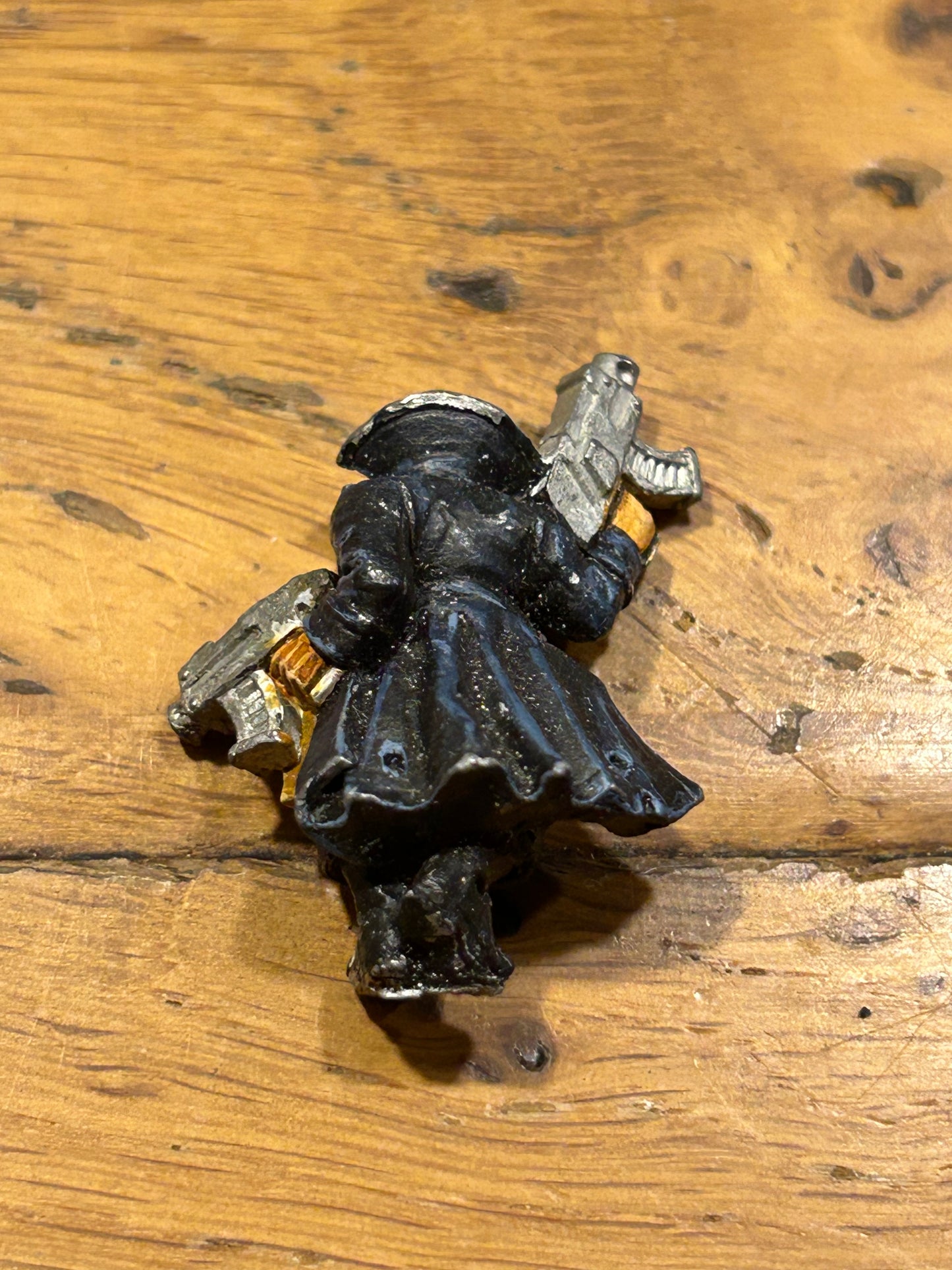 Necromunda Hired gun Bounty Hinter Metal Classic Model twin bolt pistols (no tab)